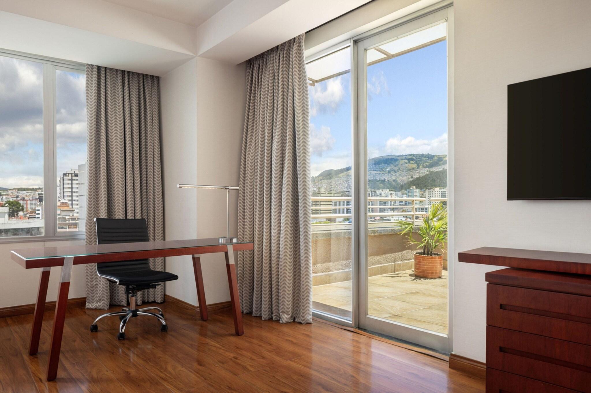 Suite City View