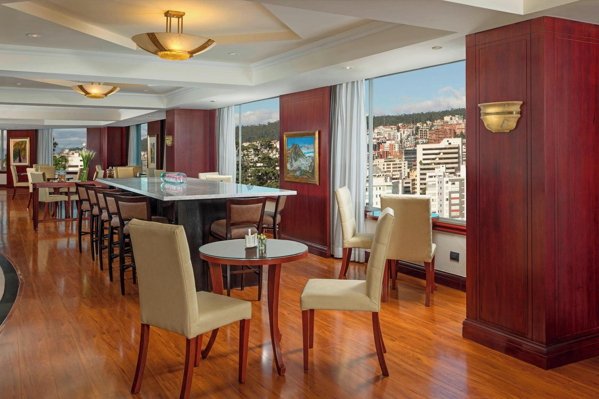 Suite City View King Bed