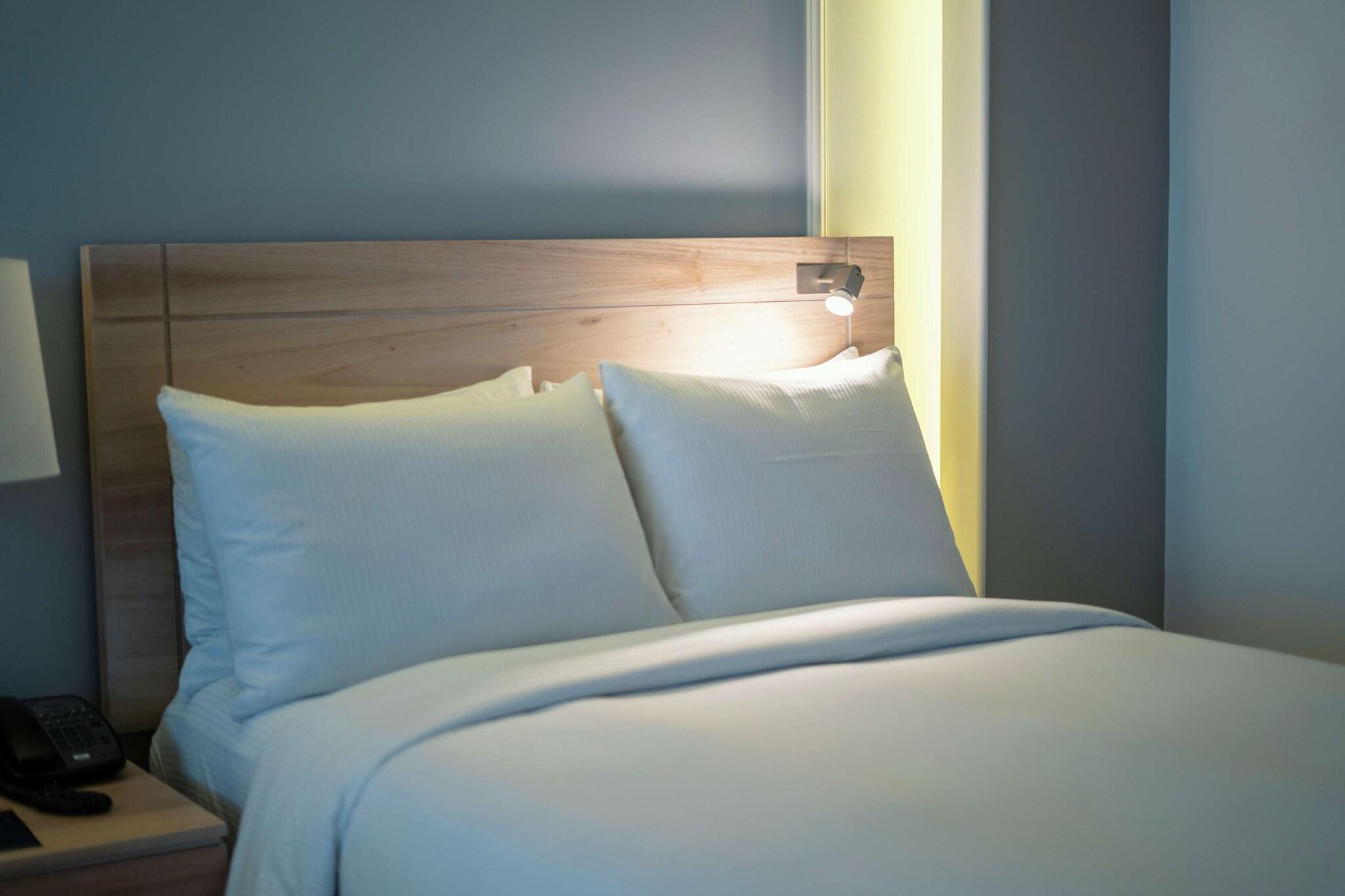 Quadruple Deluxe Queen Bed