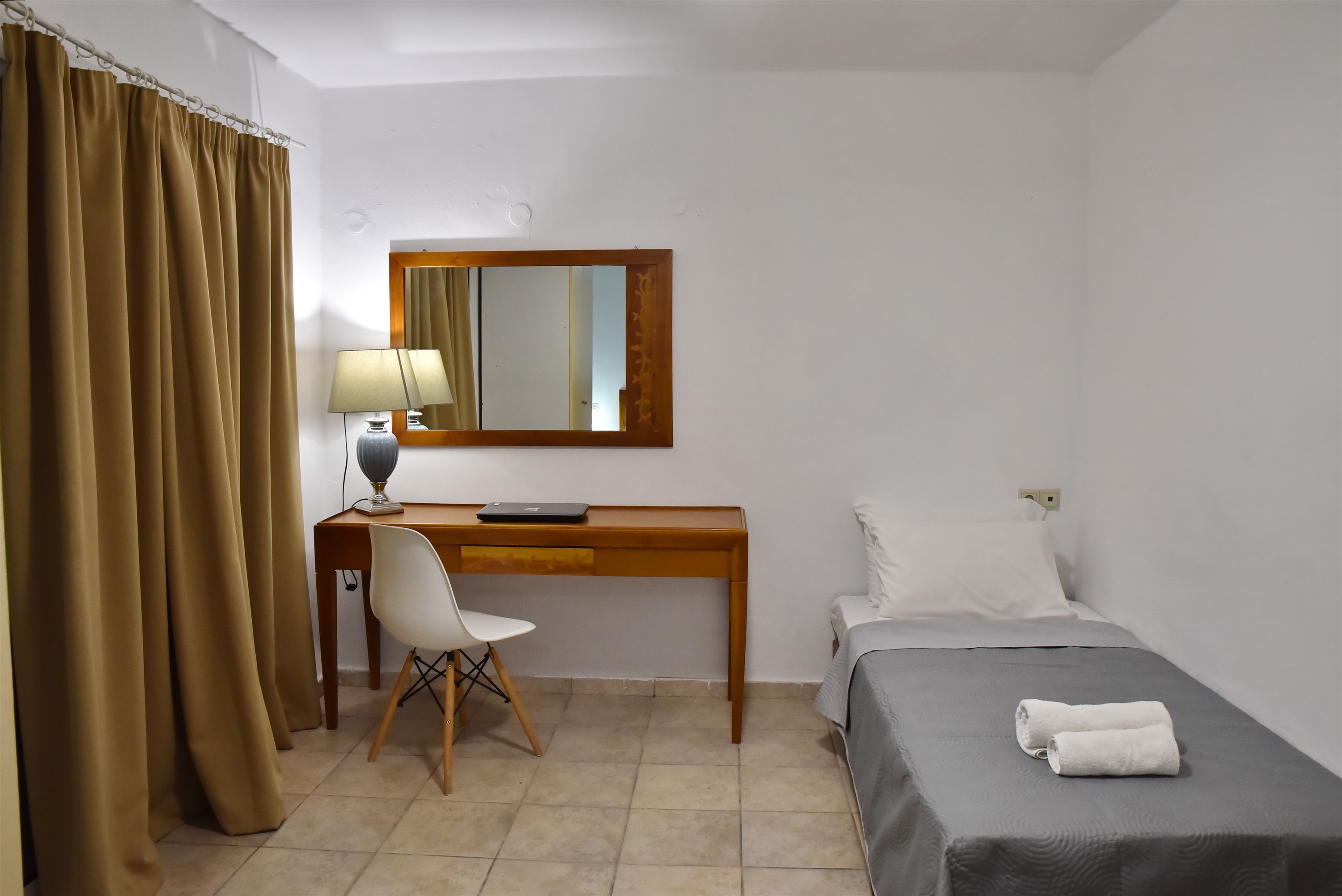 Apartment Capacity 4