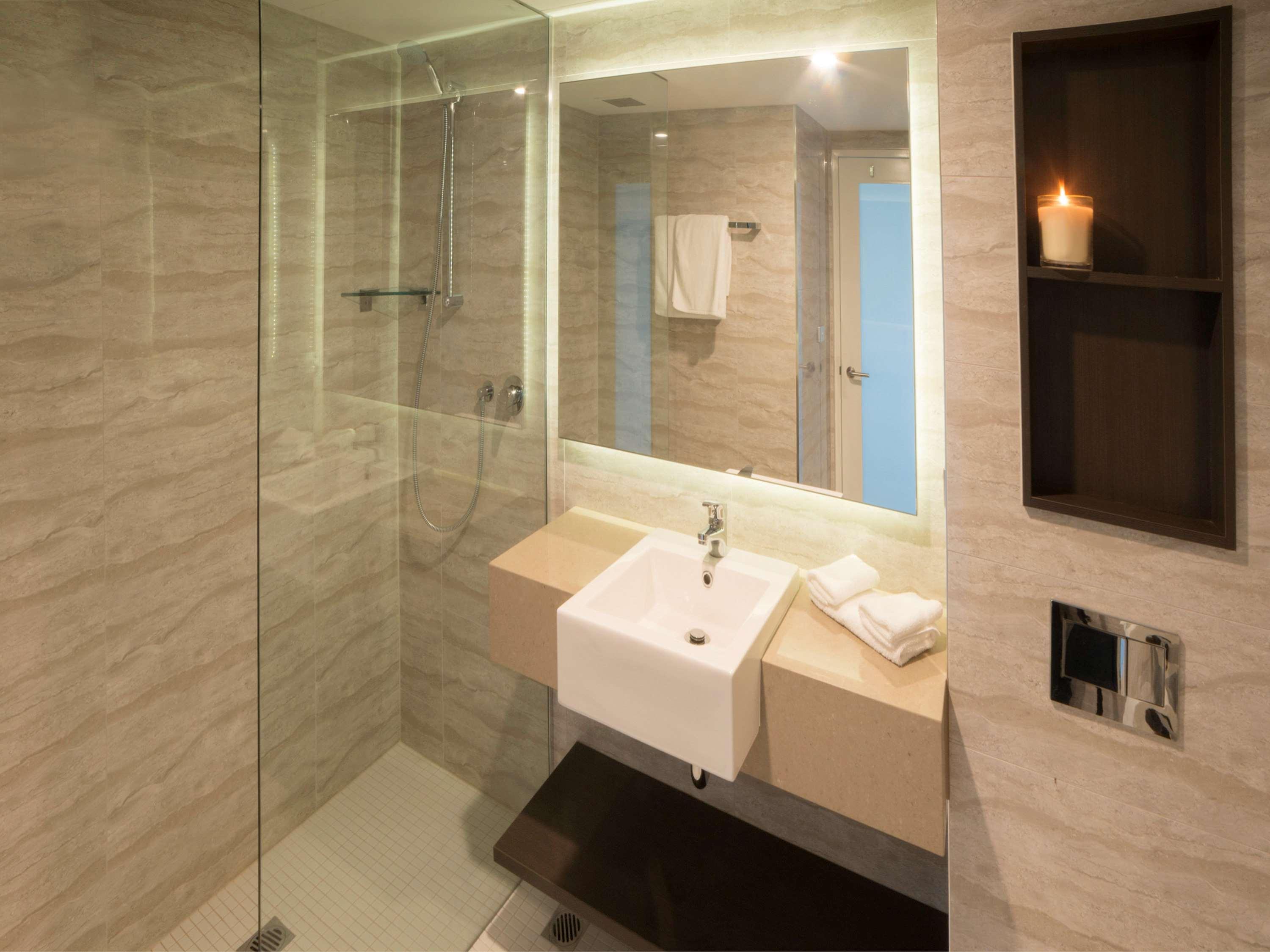 Double City View Queen Bed