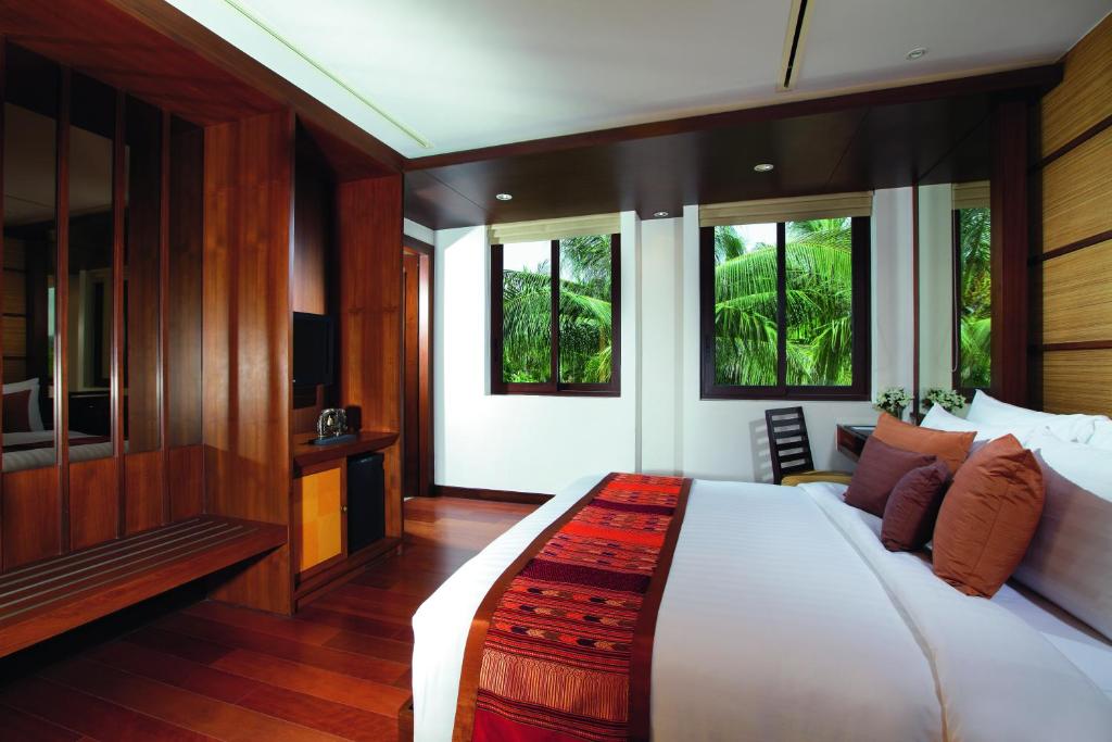 Double King Size Bed