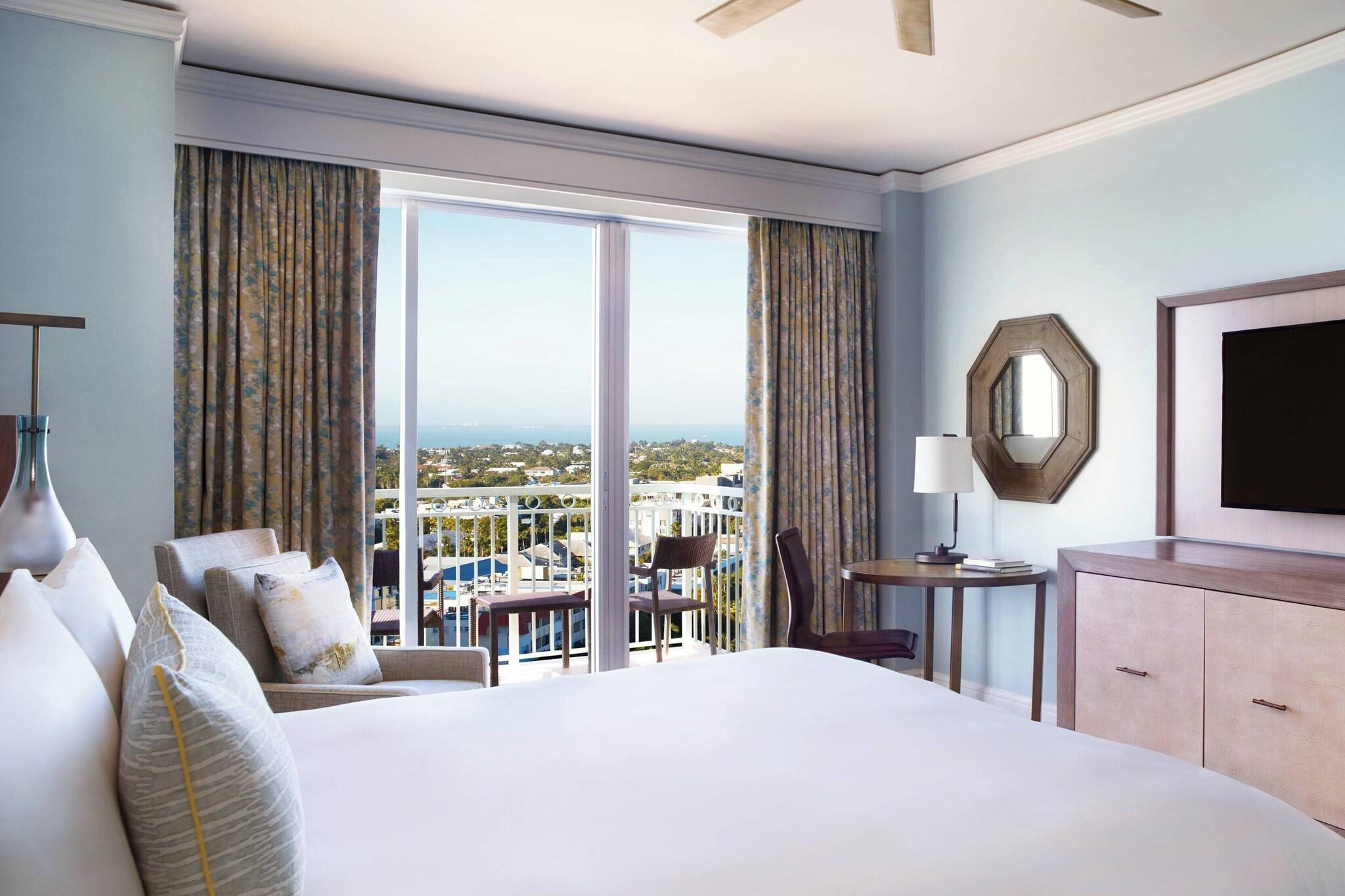 Double Bay View King Bed