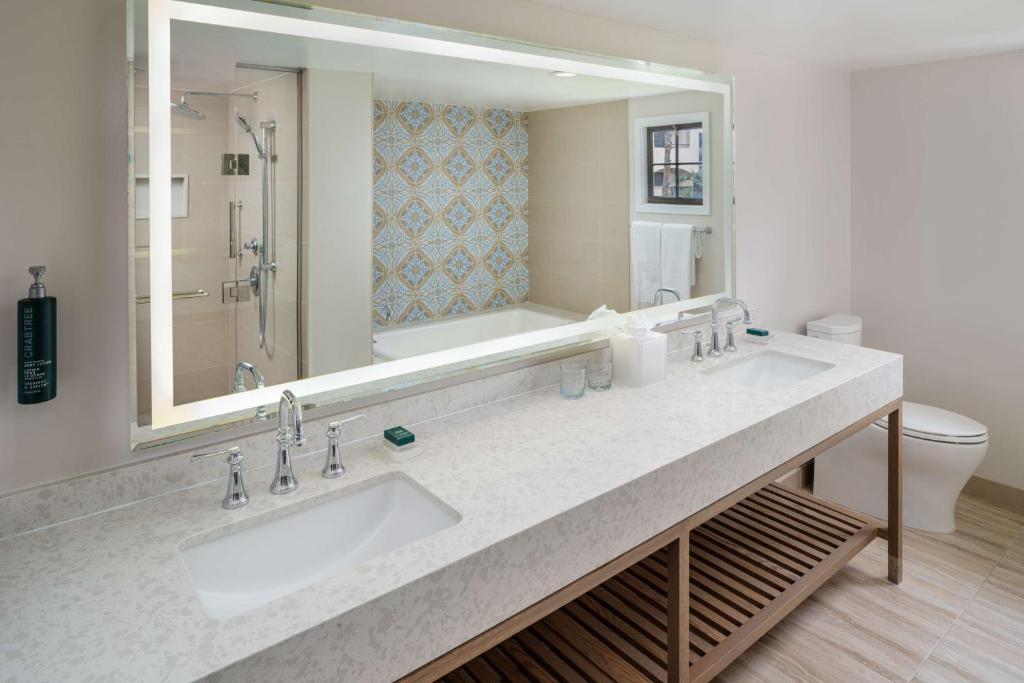 Junior Suite Accessible