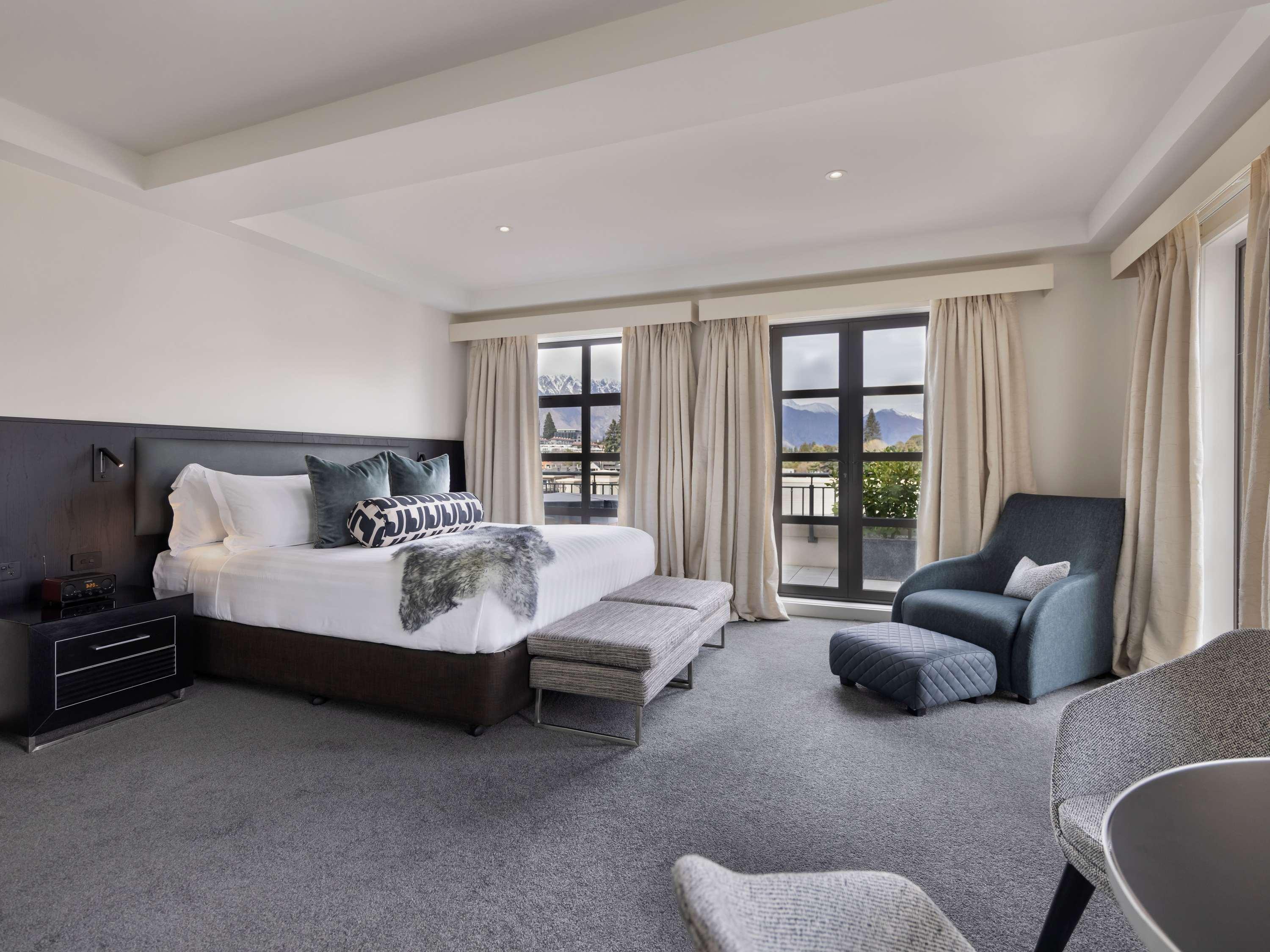 Junior Suite King Size Bed