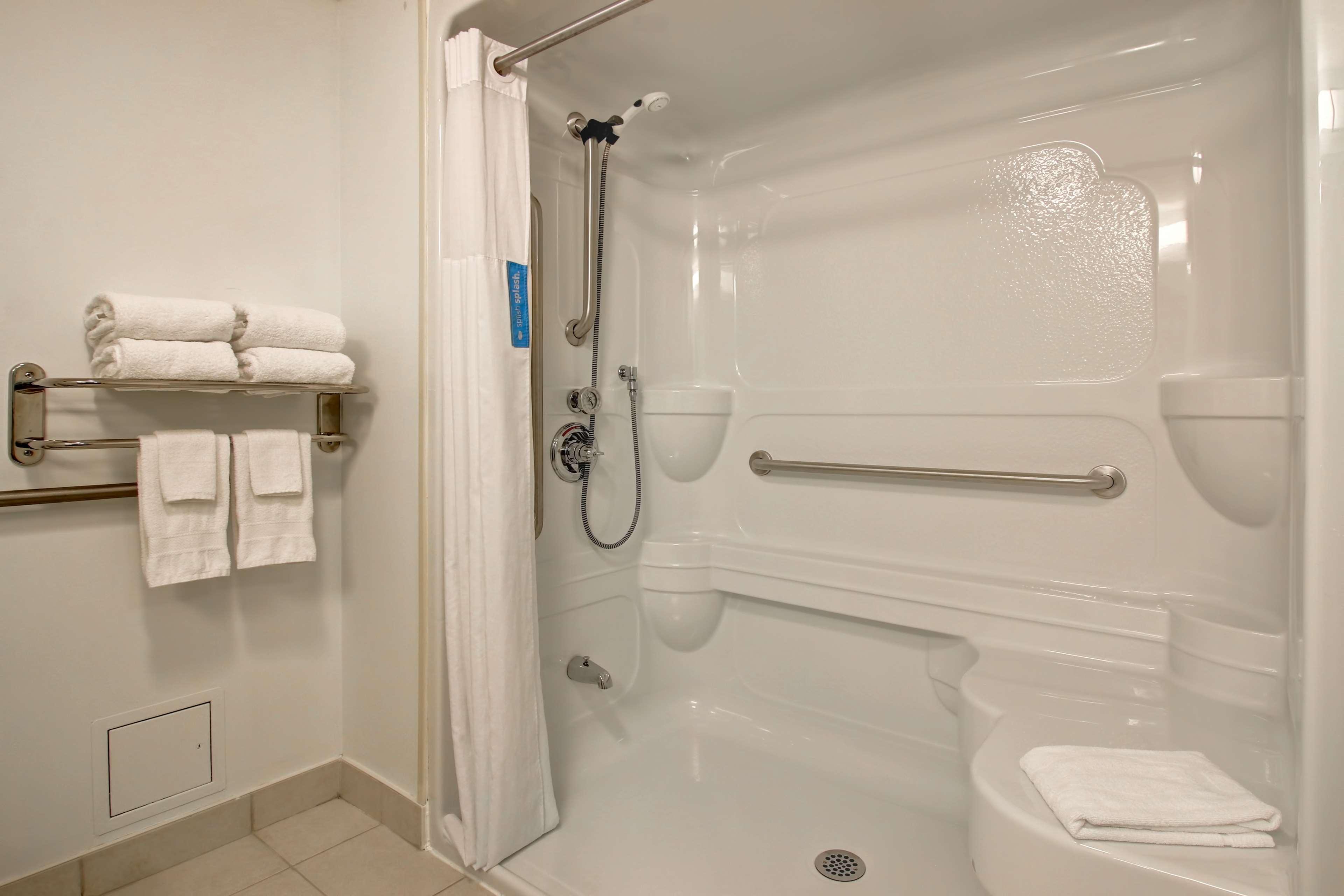 Double Queen Bed Non Smoking