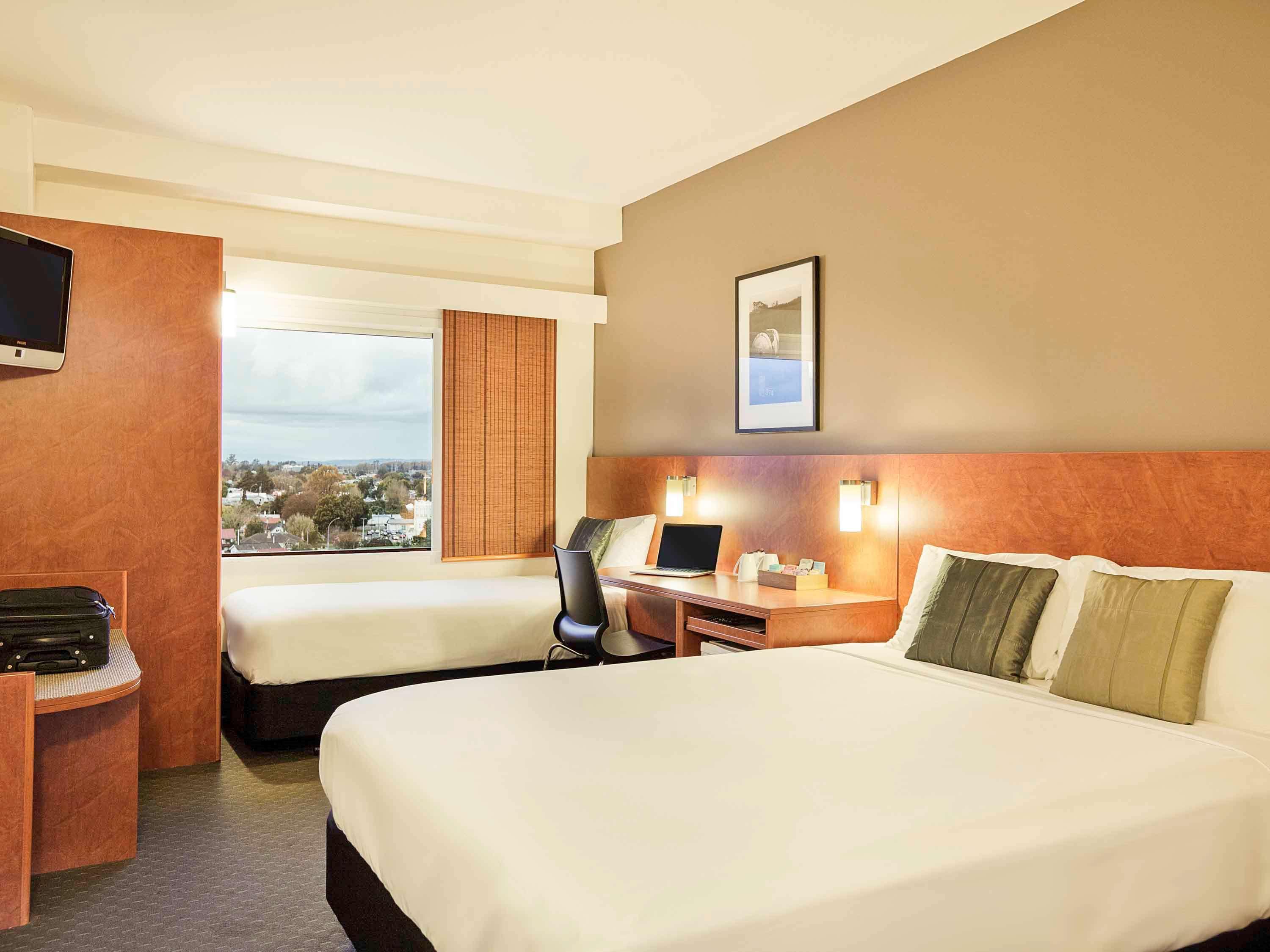 Double Queen Size Bed