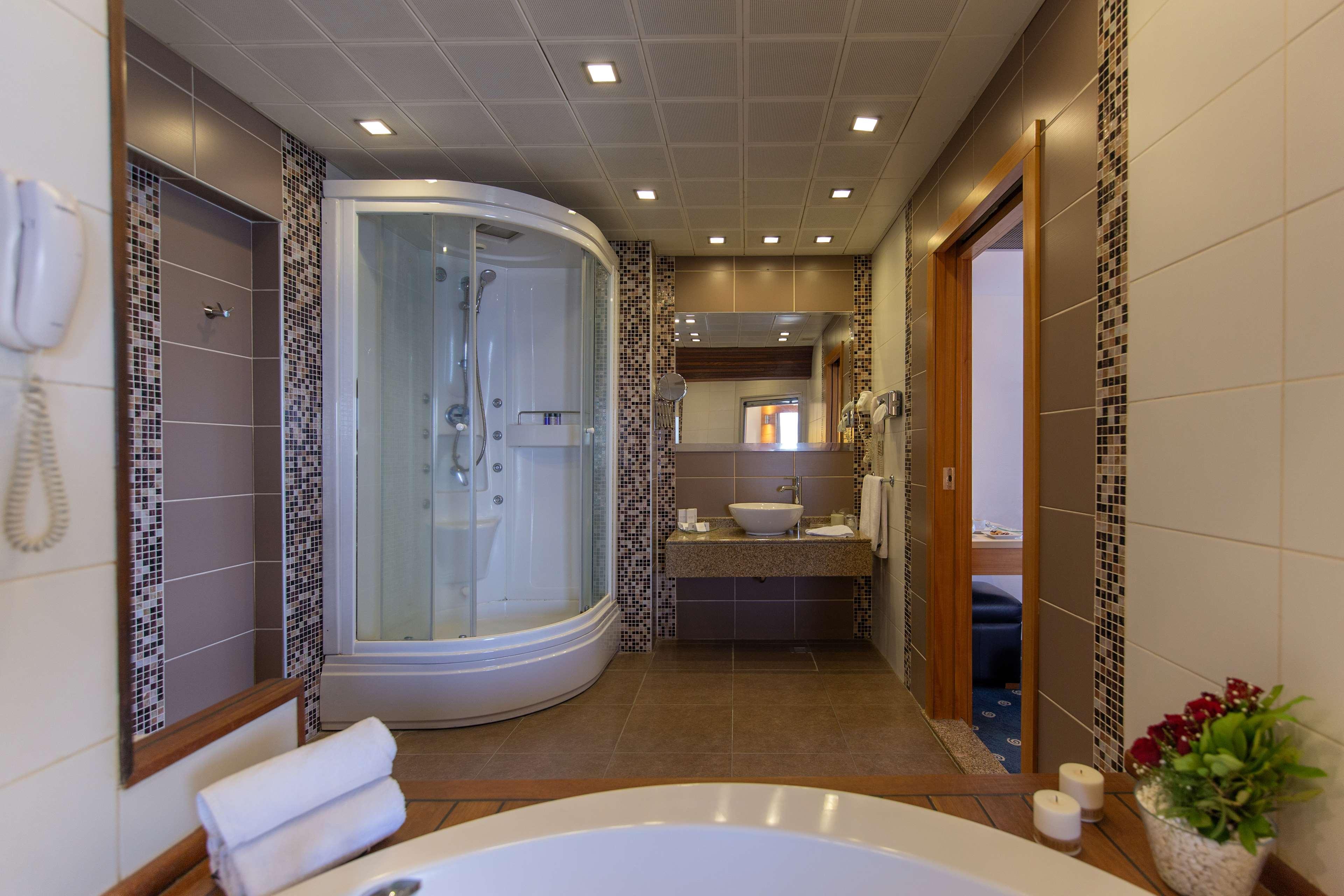 Triple King Size Bed