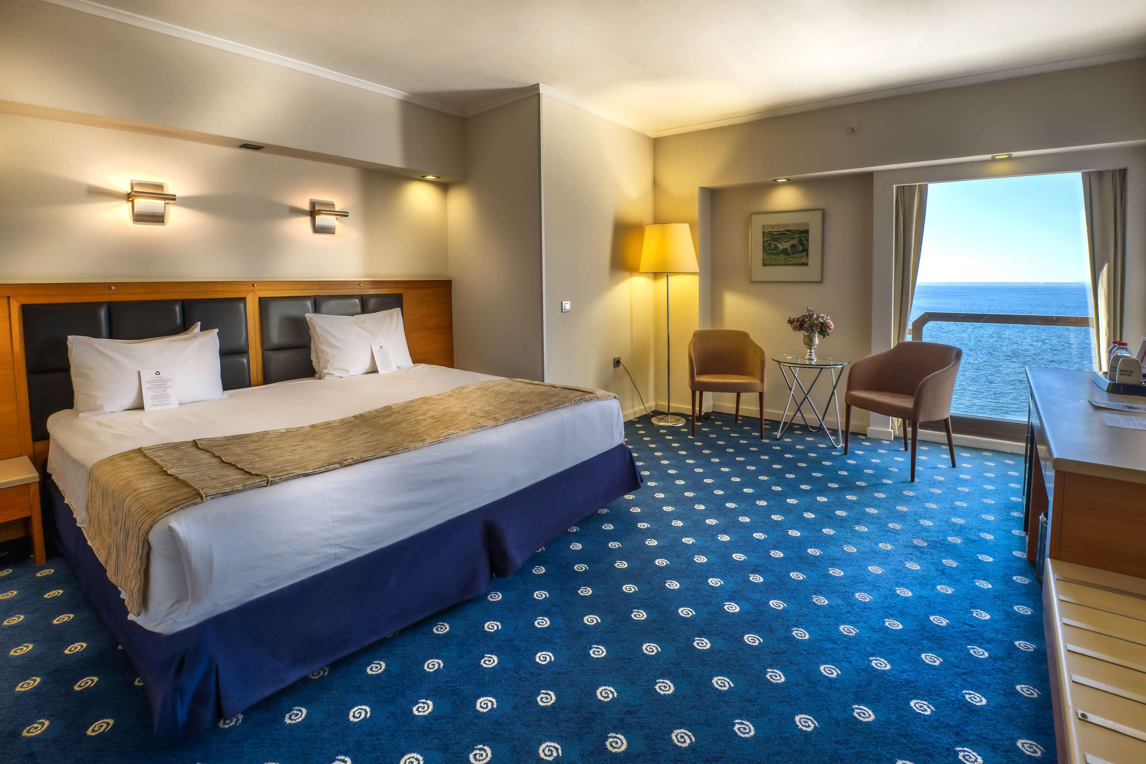 Triple King Size Bed