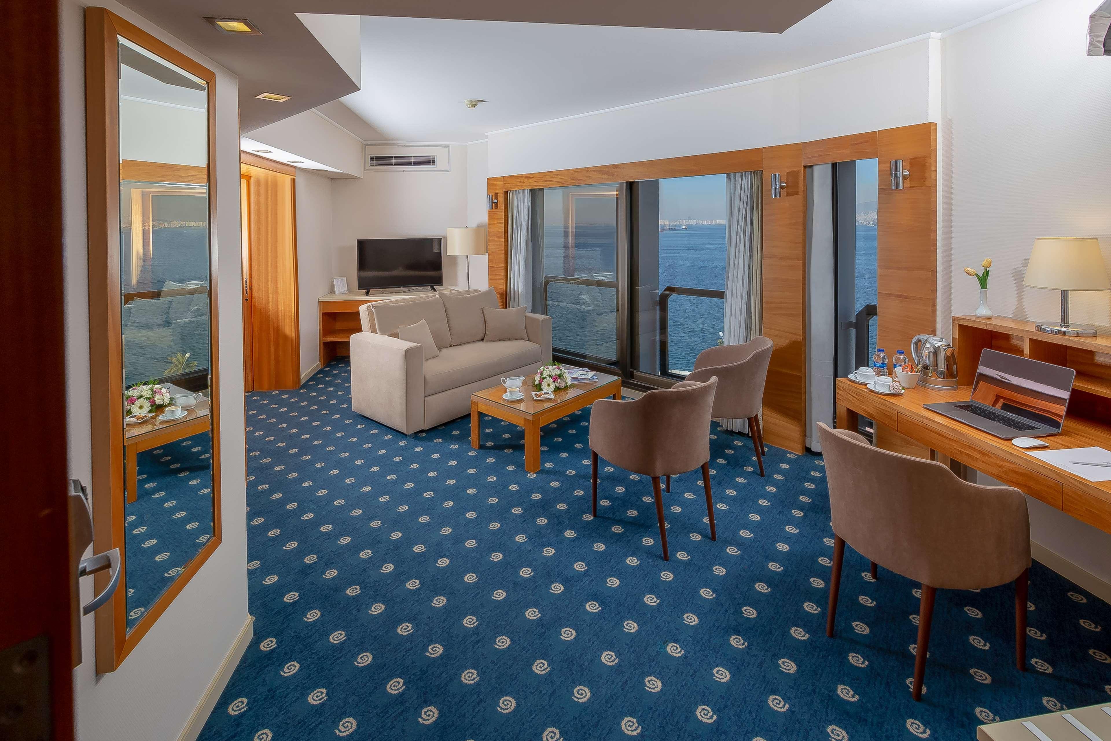 Double Sea View King Bed