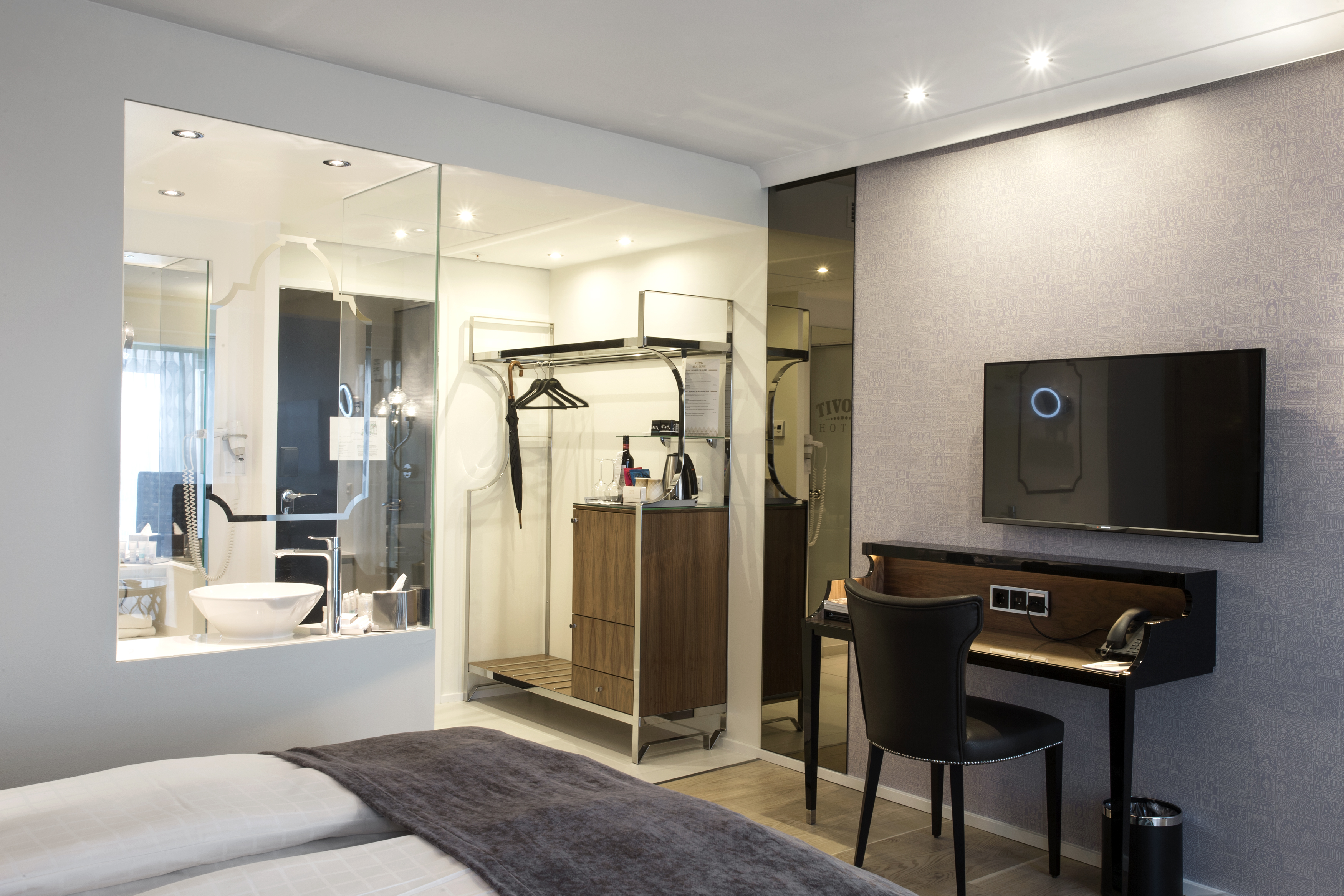 Double Deluxe King Bed