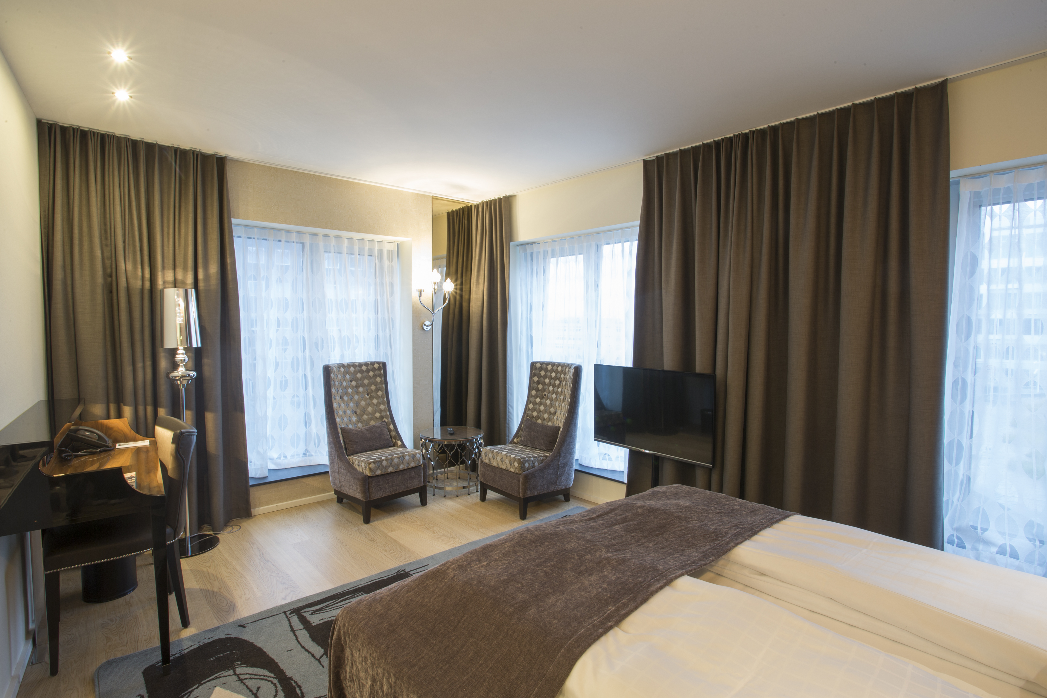 Double Deluxe King Bed