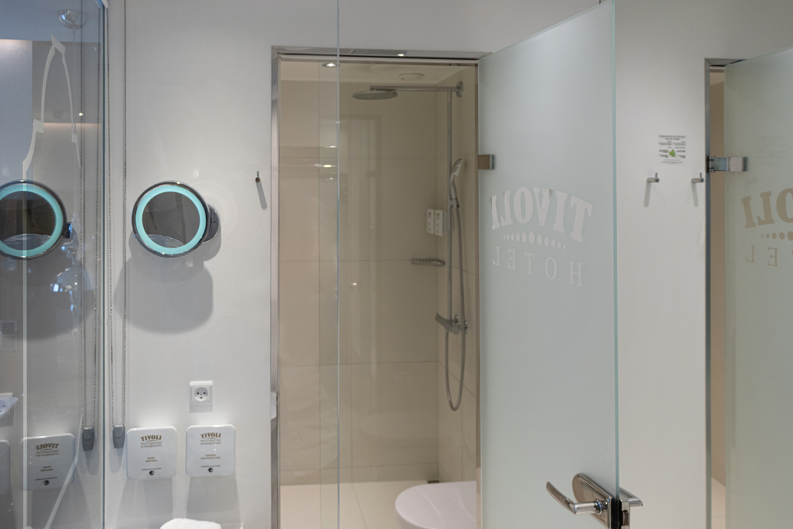 Double Connecting Room