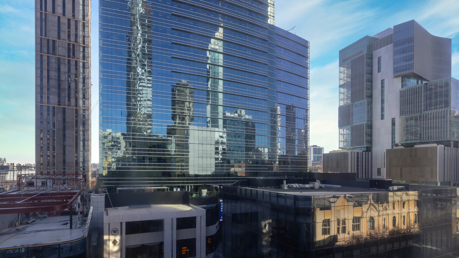 Studio City View Queen Bed