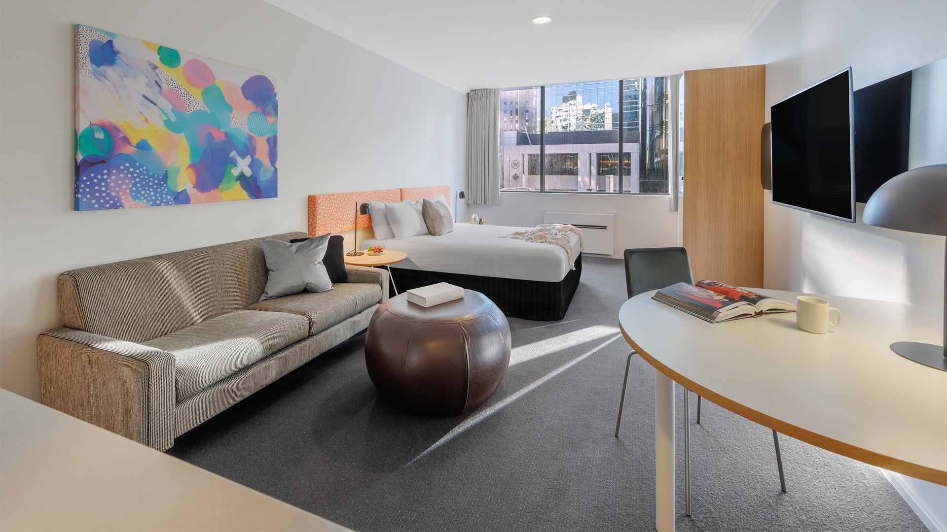 Studio City View Queen Bed