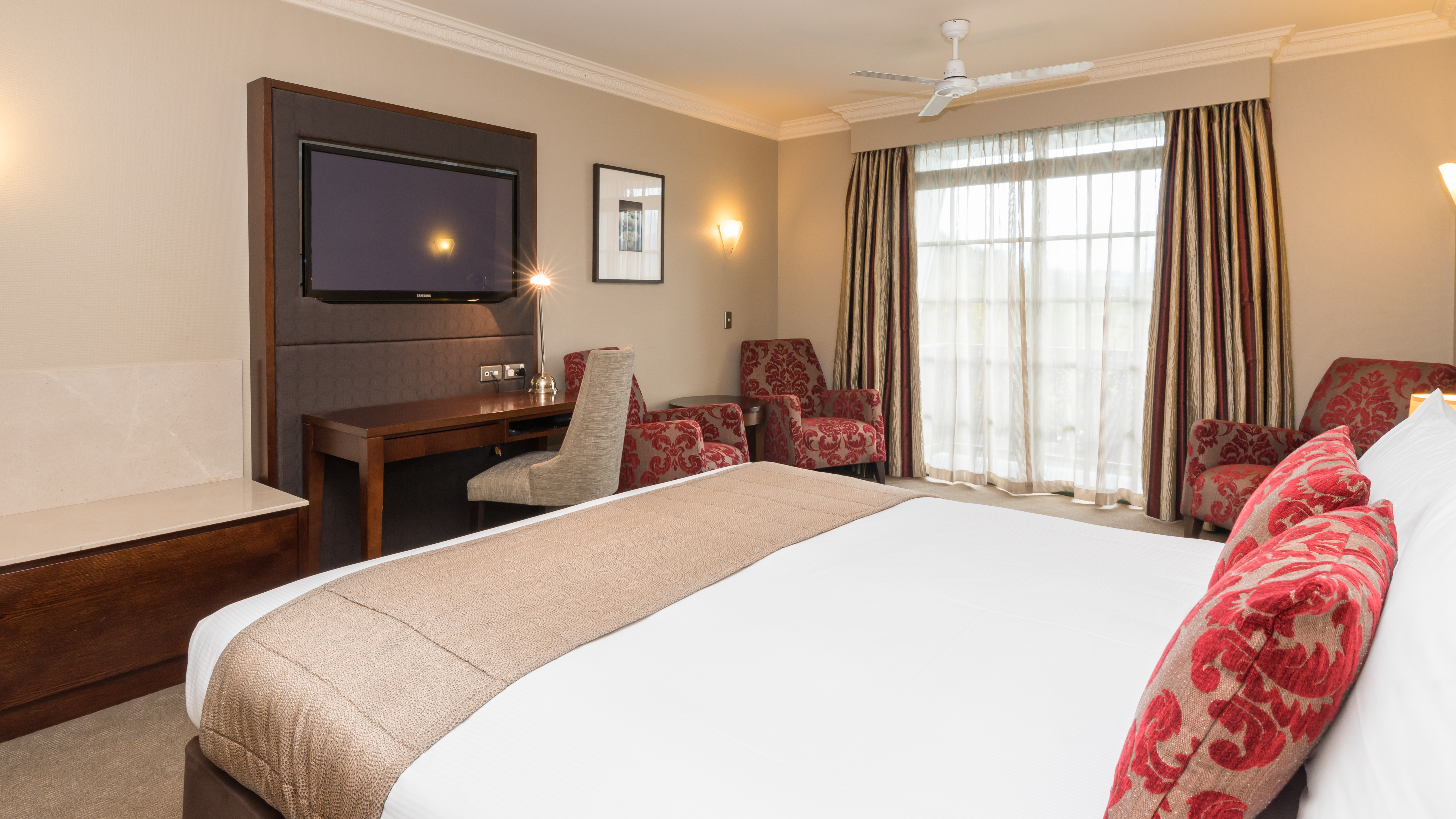 Double Deluxe King Bed