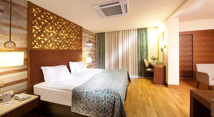 Family Room Connecting Room