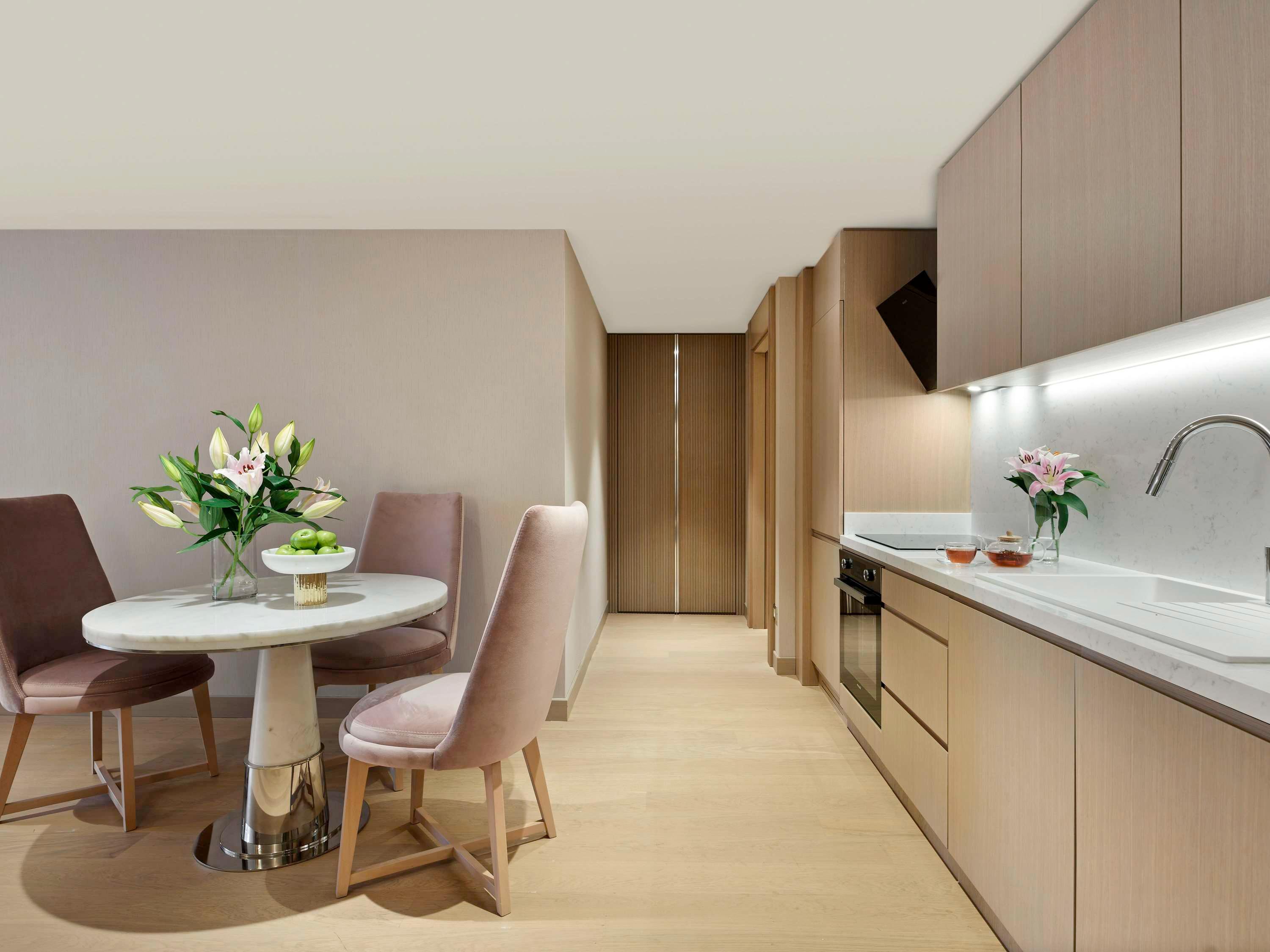 Suite with Kitchenette