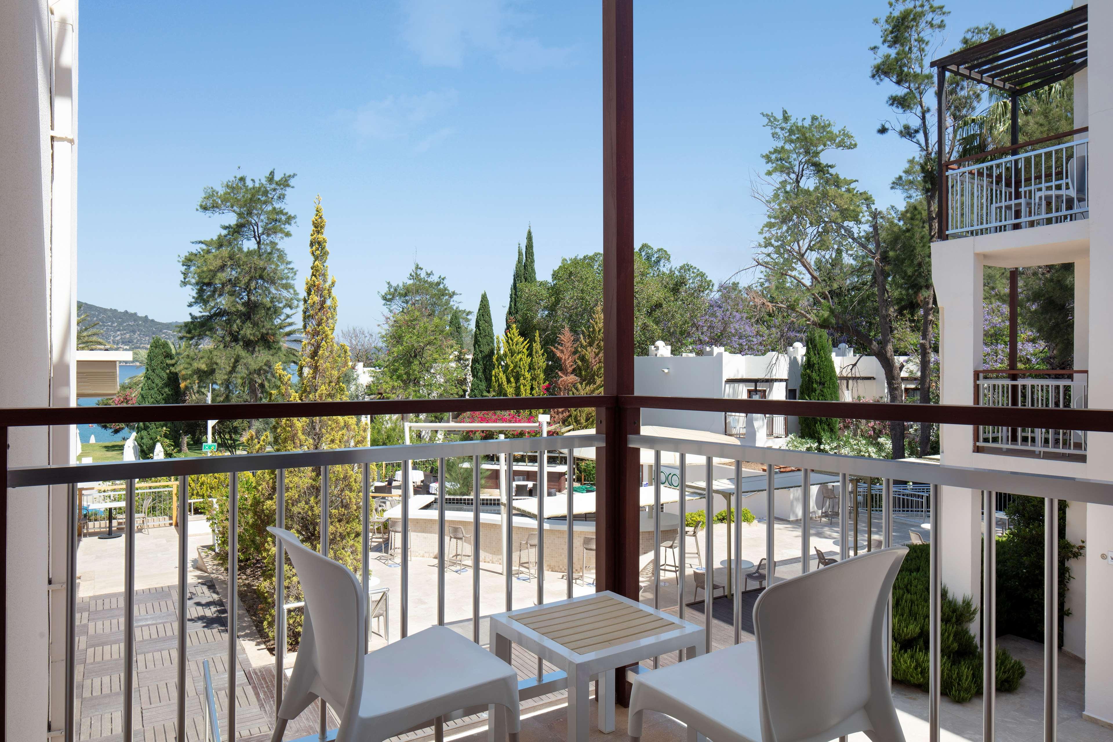 Family Room Deluxe Sea View