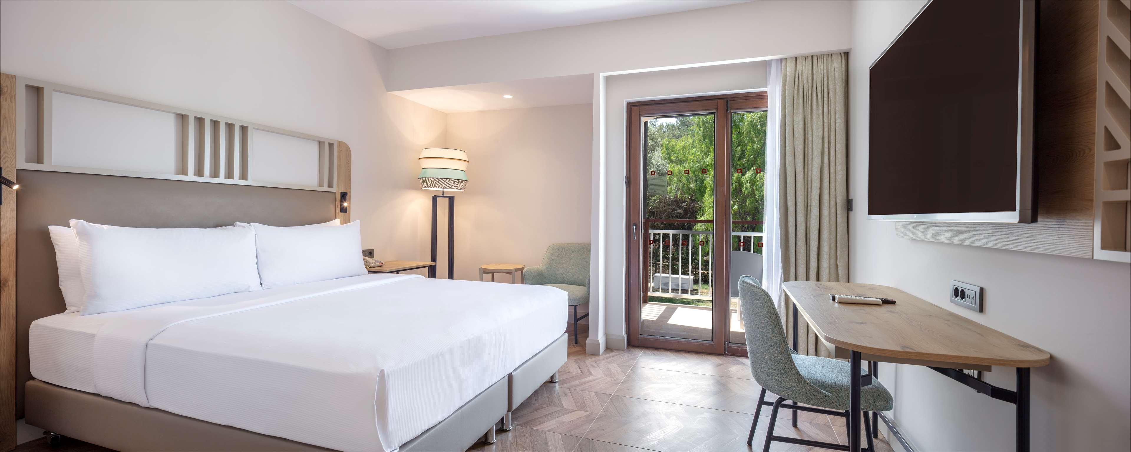 Double Deluxe King Bed