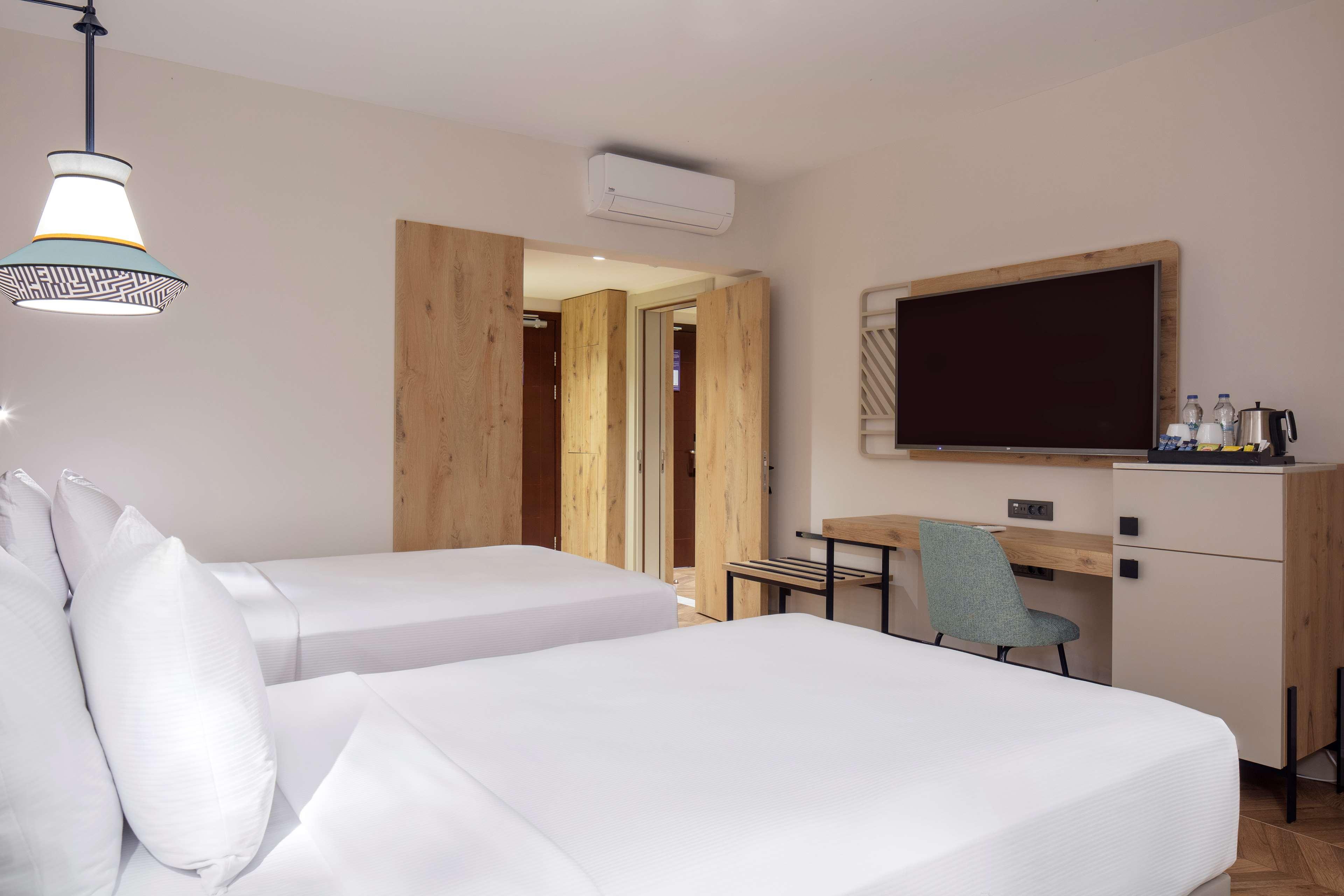 Double Superior King Bed