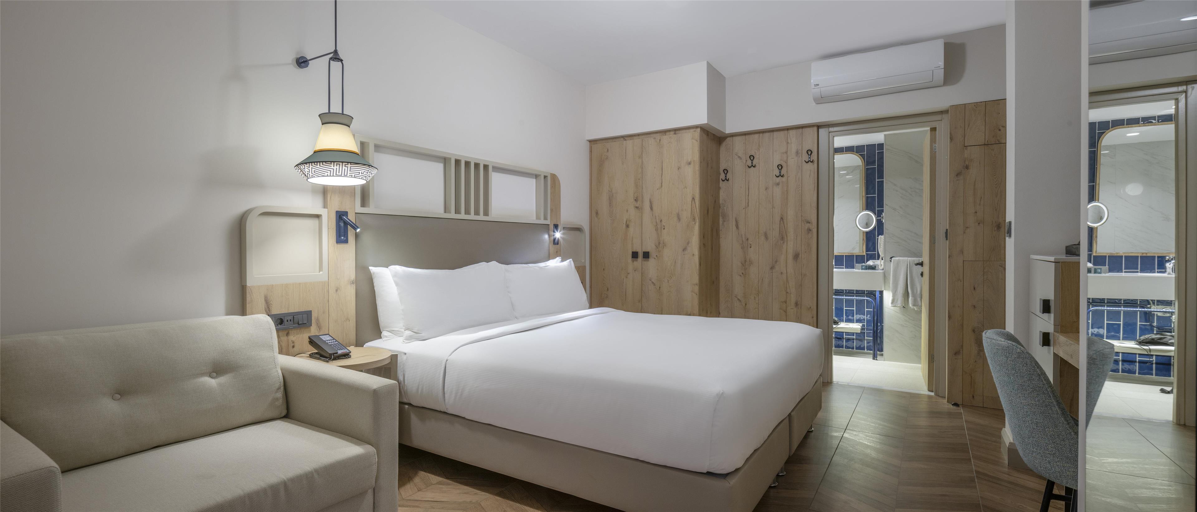 Double Superior King Bed