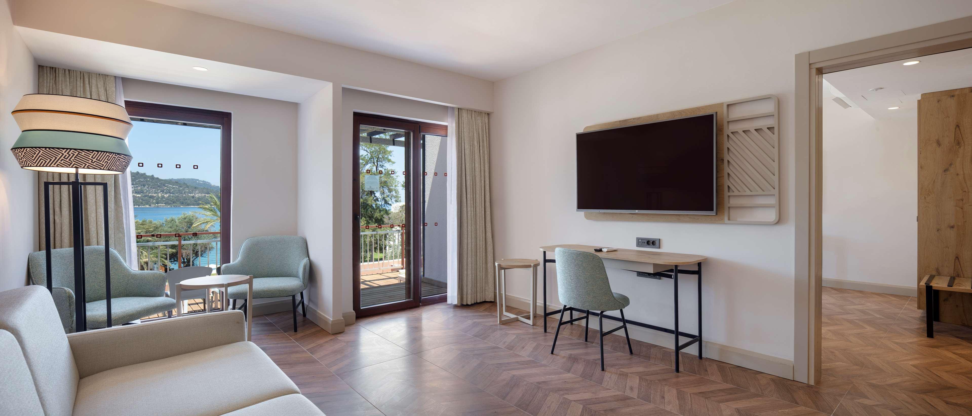 Suite One Bedroom with Views