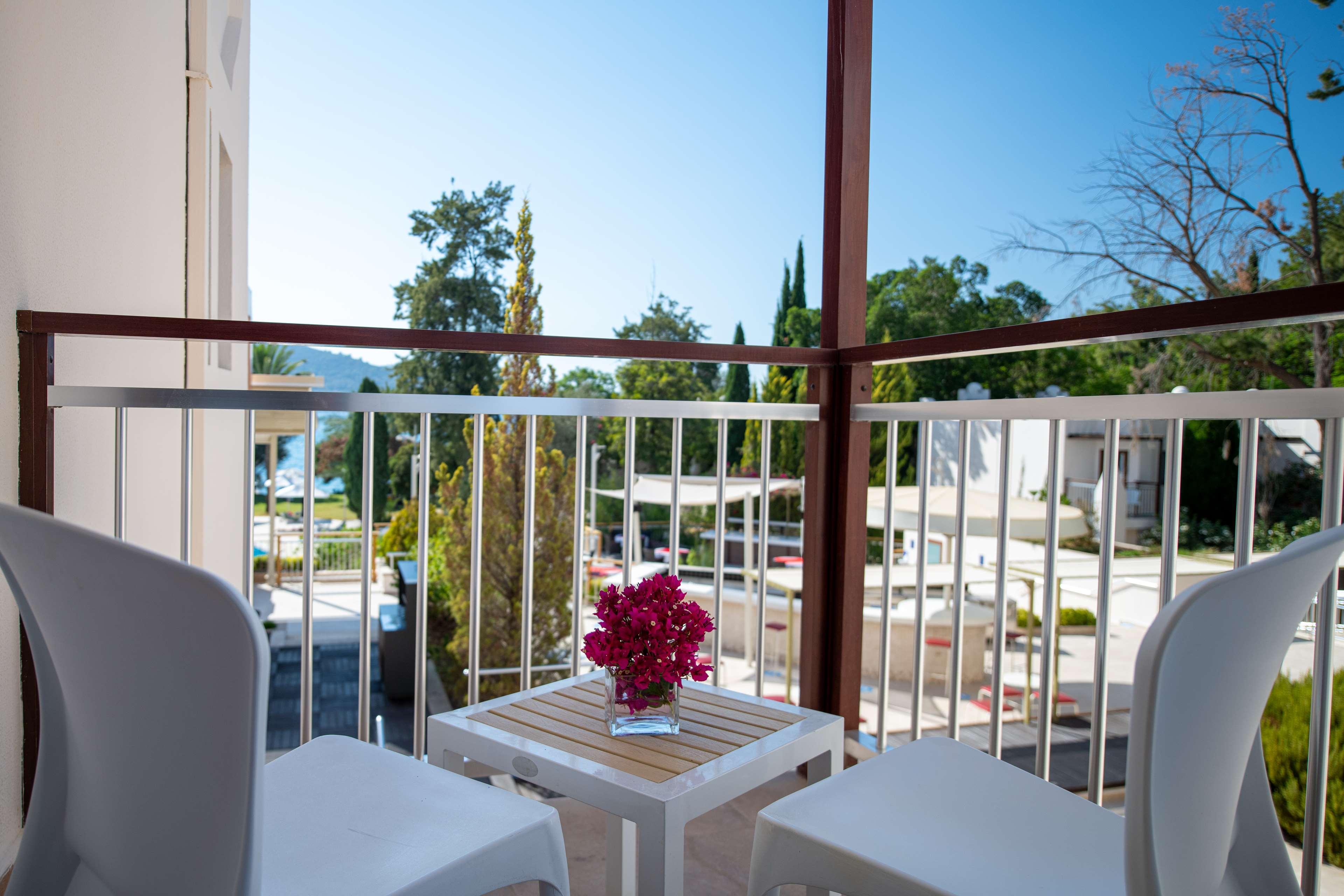 Family Room Deluxe Sea View