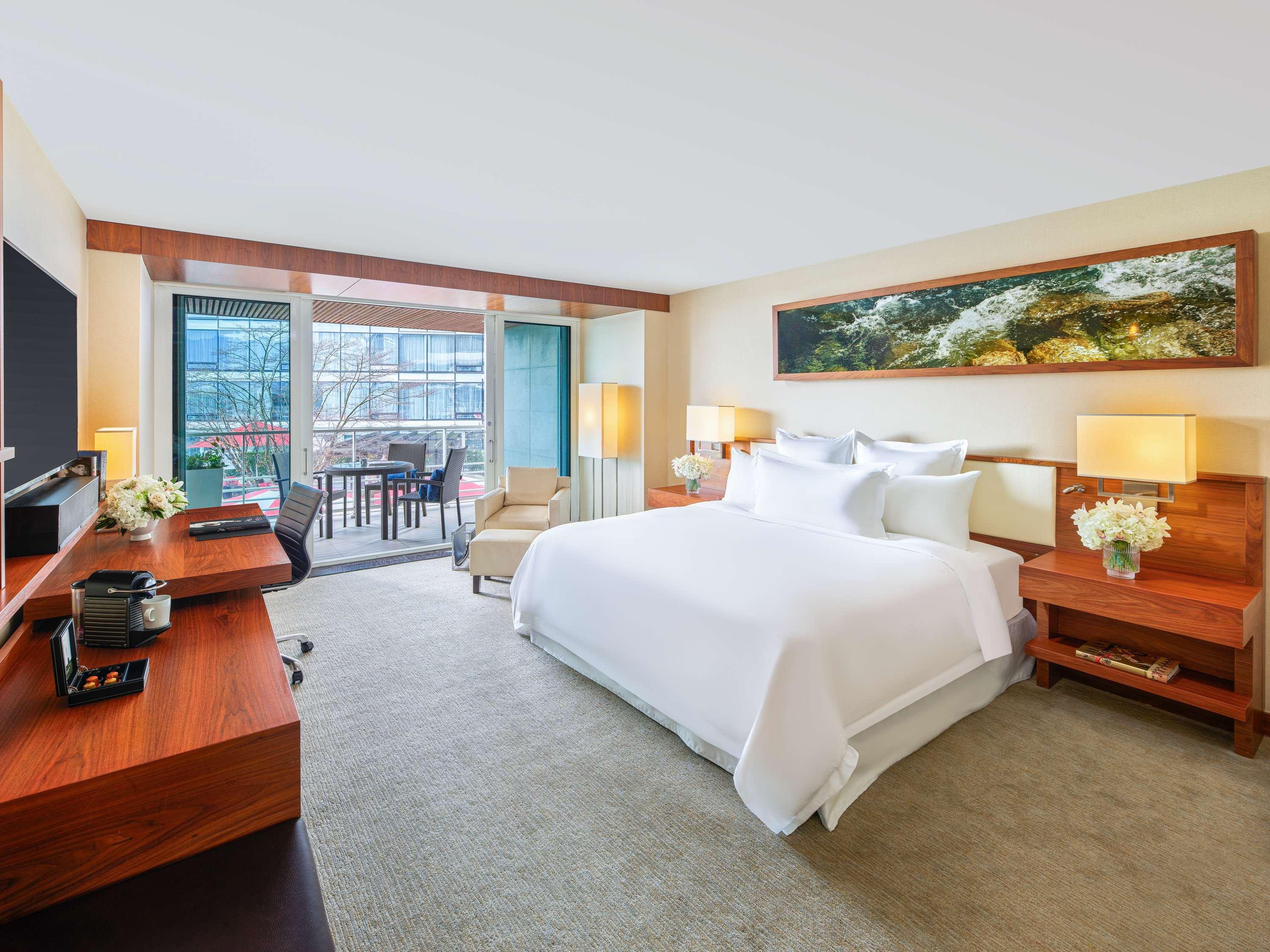 Double Deluxe Pool View