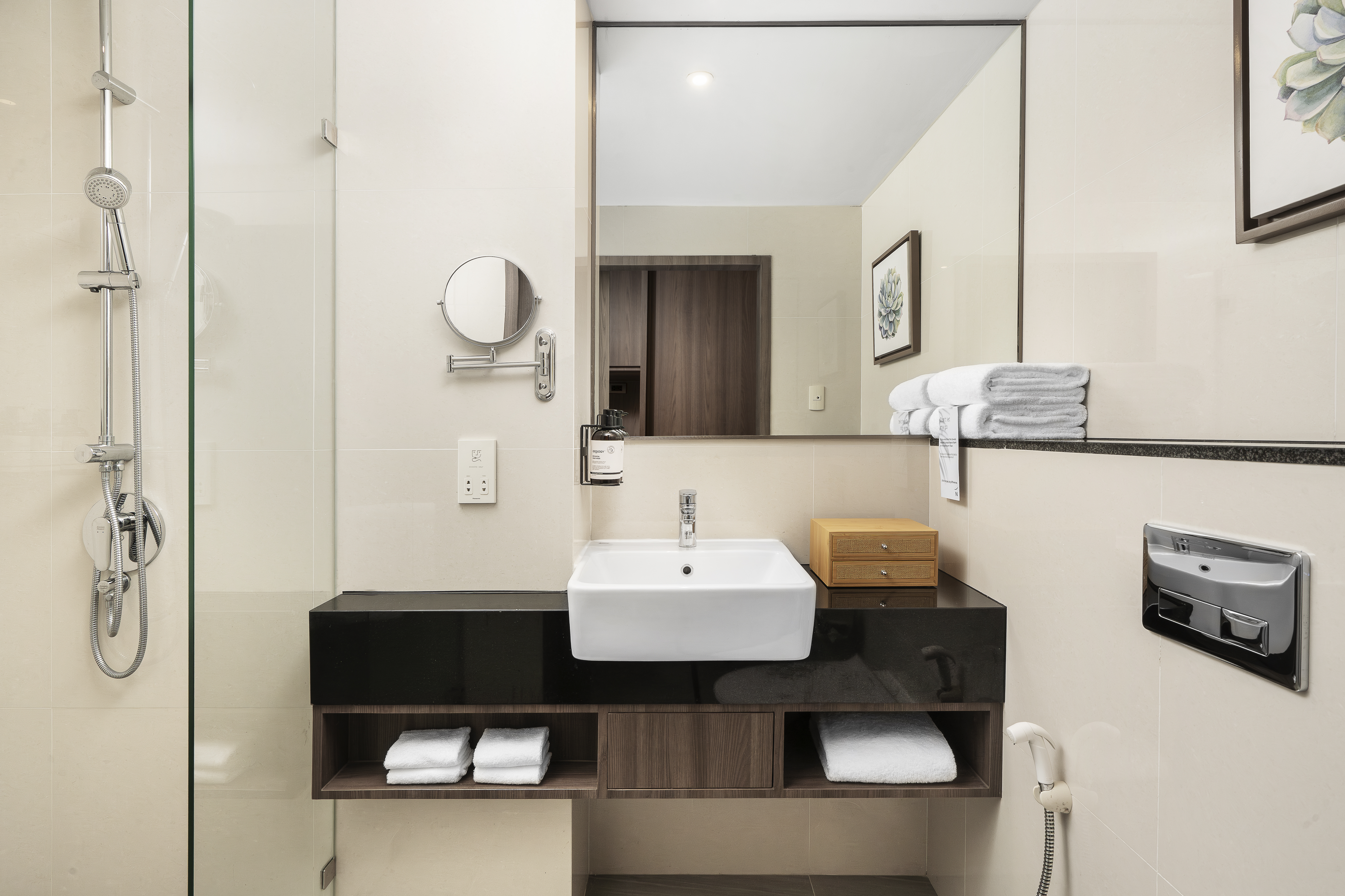 Studio King Size Bed