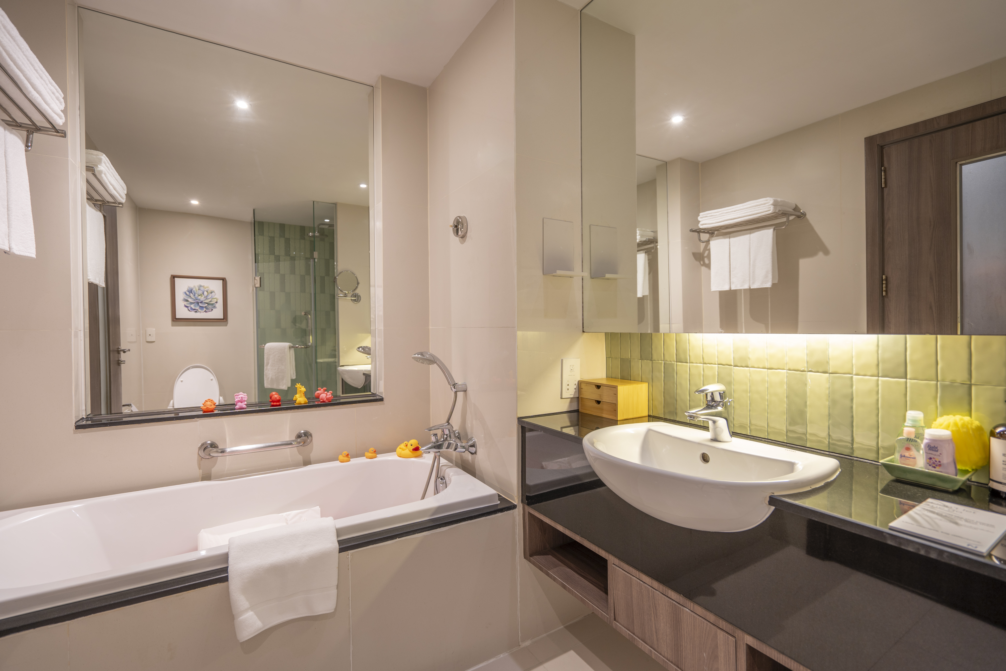 Family Room Deluxe King Bed