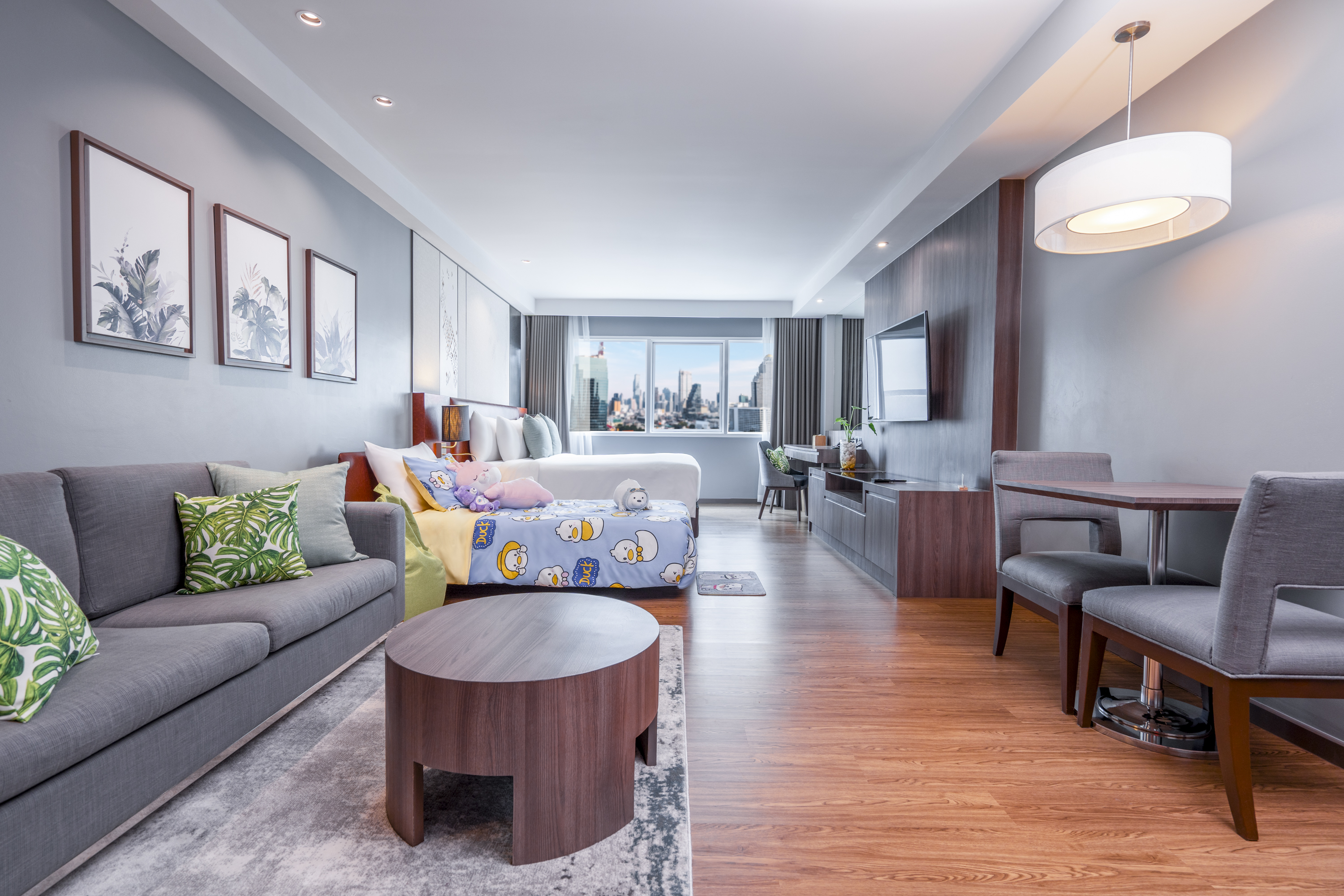 Family Room Deluxe King Bed