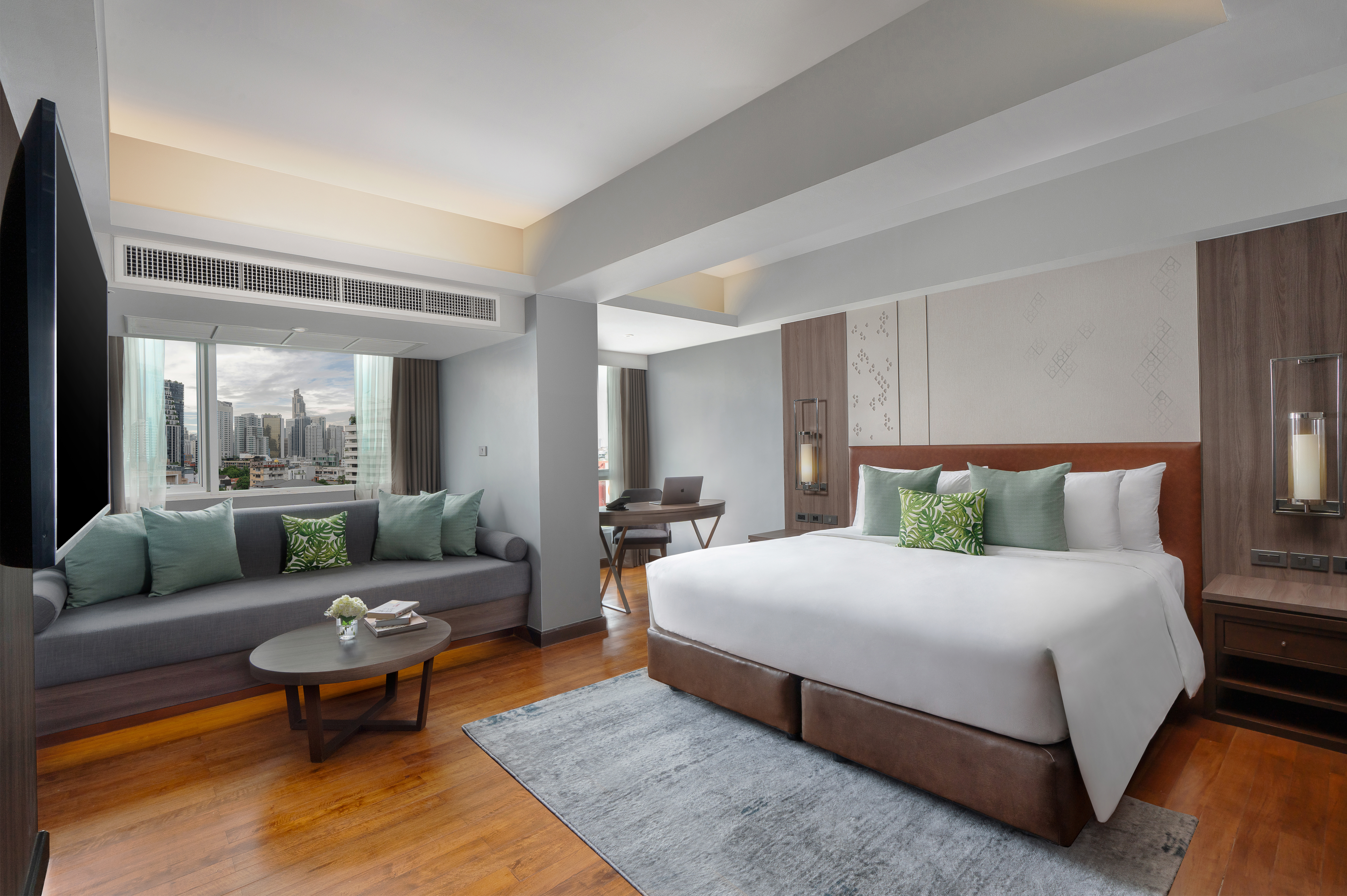 Studio Executive King Bed