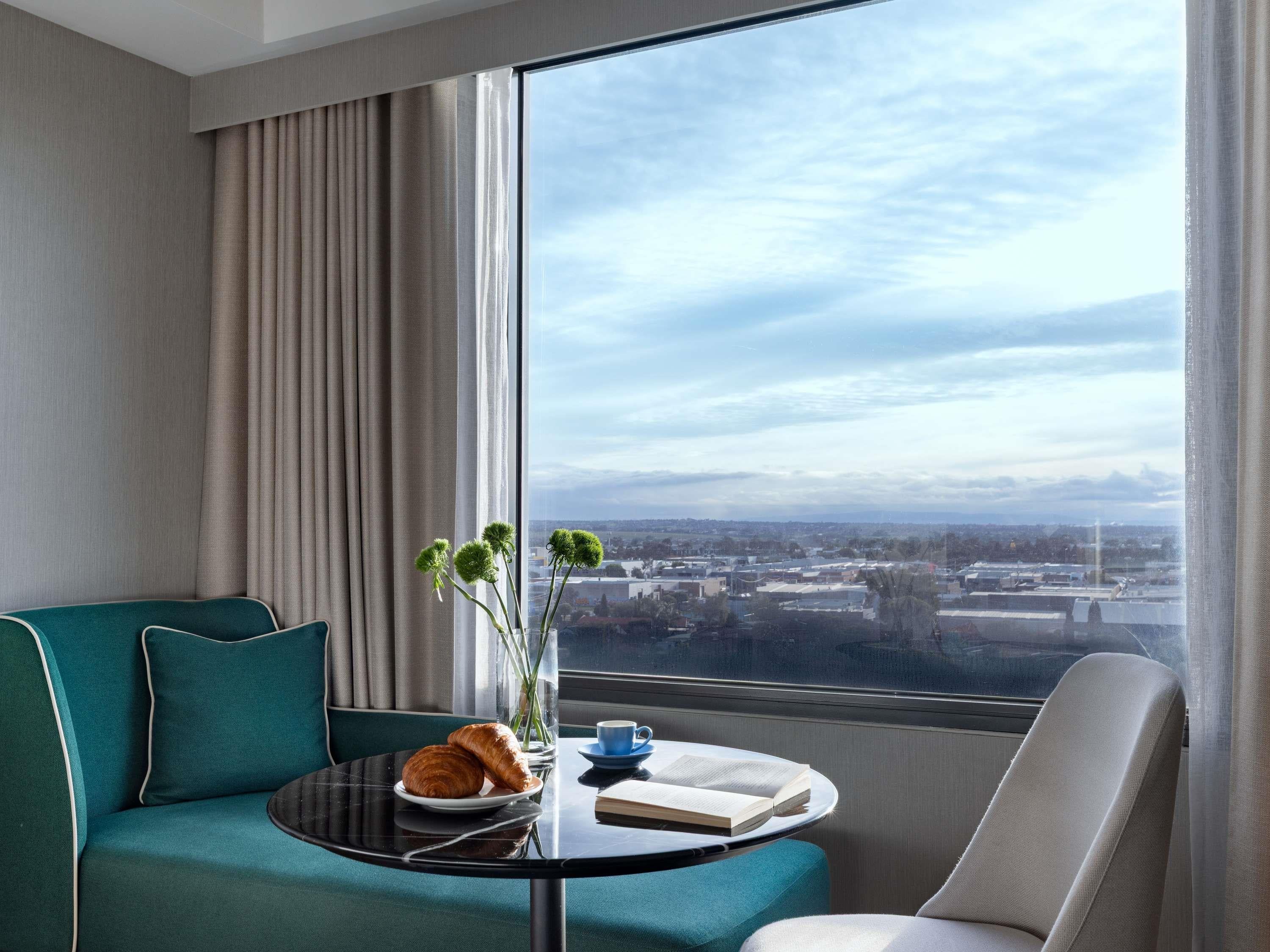 Studio Premium King Bed