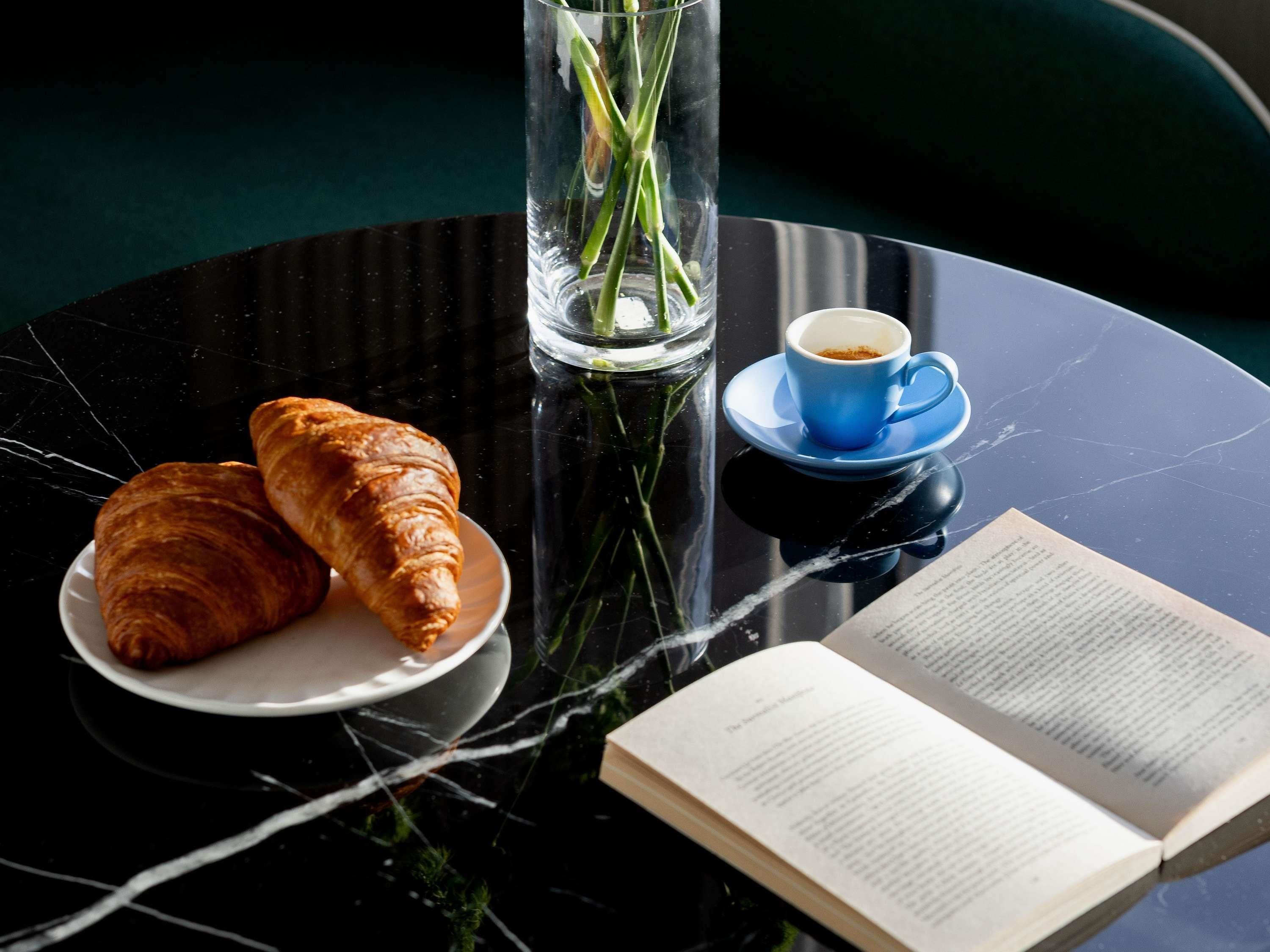 Studio Premium King Bed