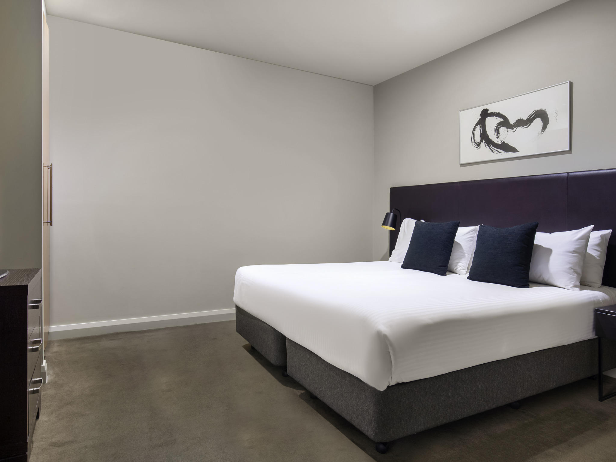 Apartment Queen Size Bed