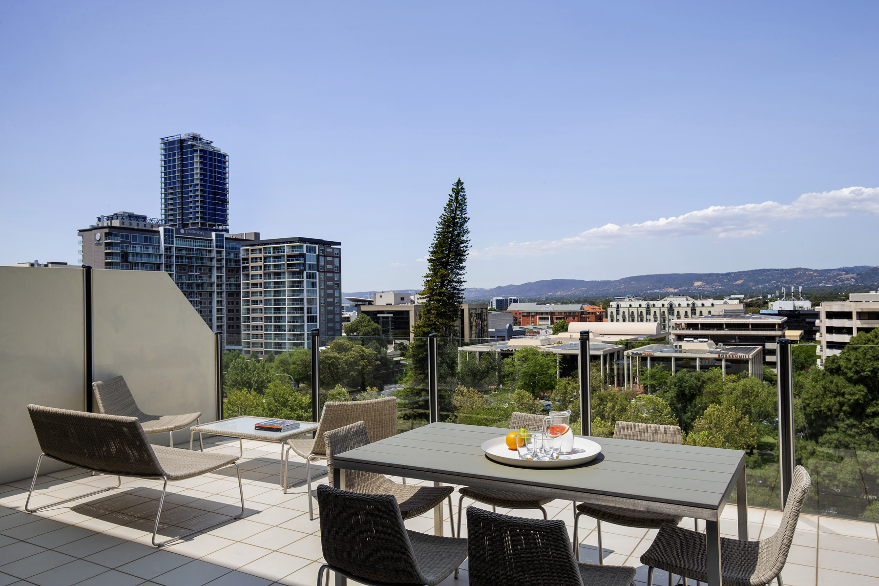 Suite Queen Size Bed