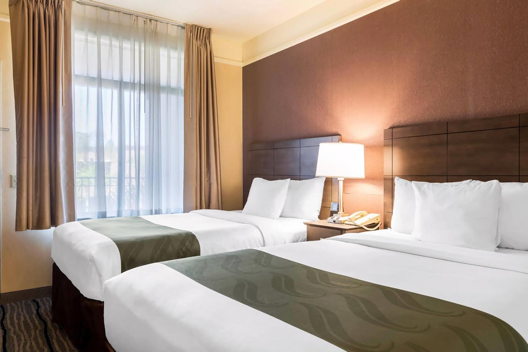 Studio Two Queen Beds