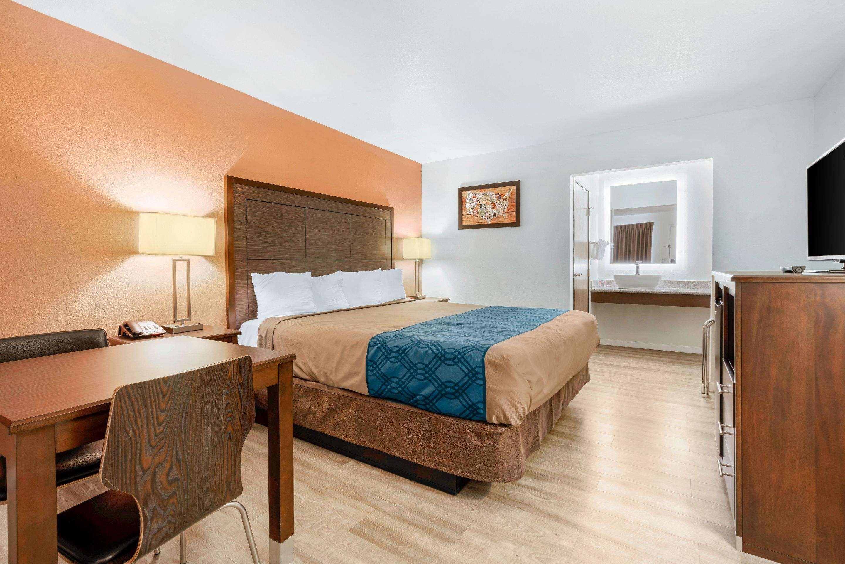 Double King Bed Non Smoking