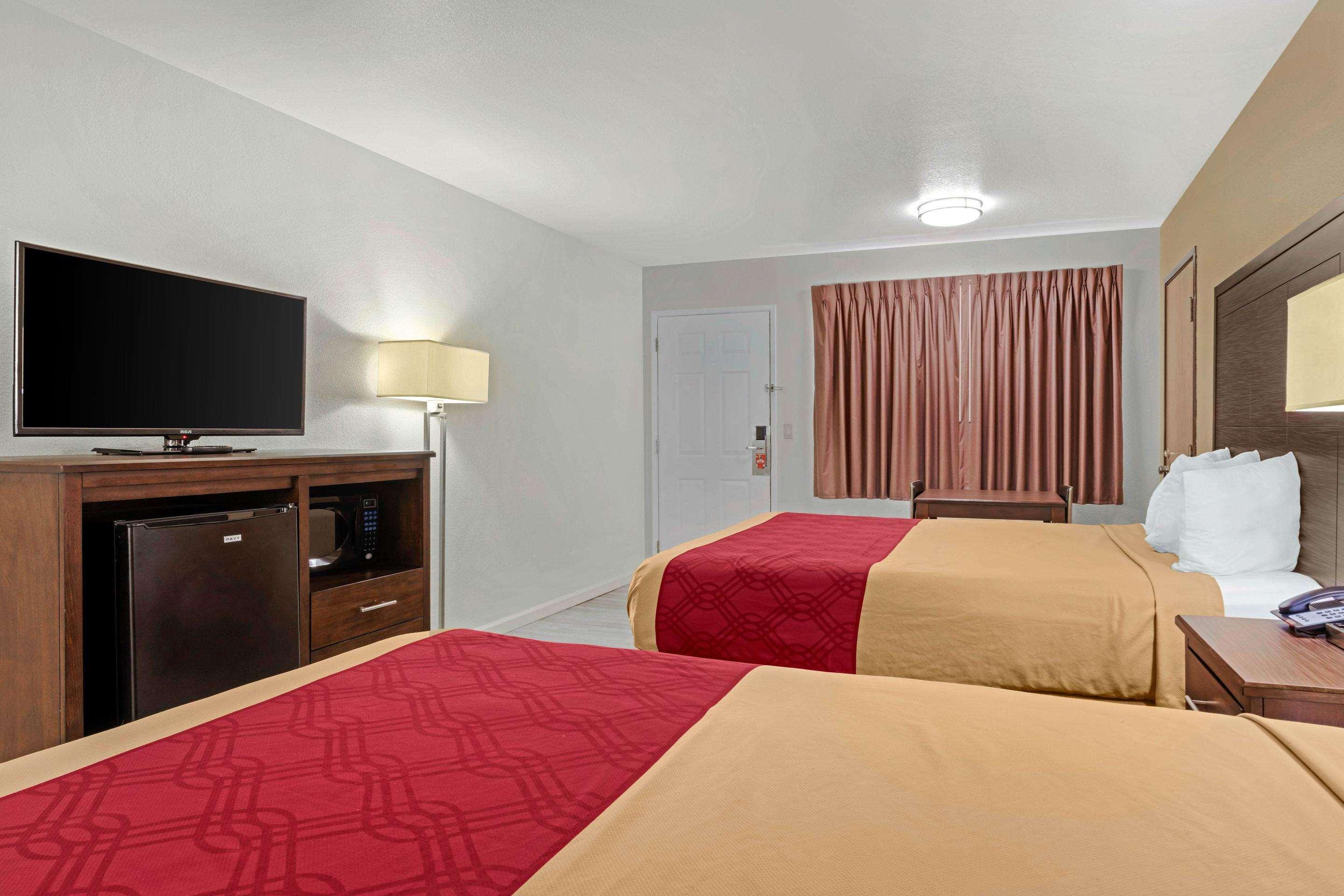 Double Two Queen Beds Non Smoking