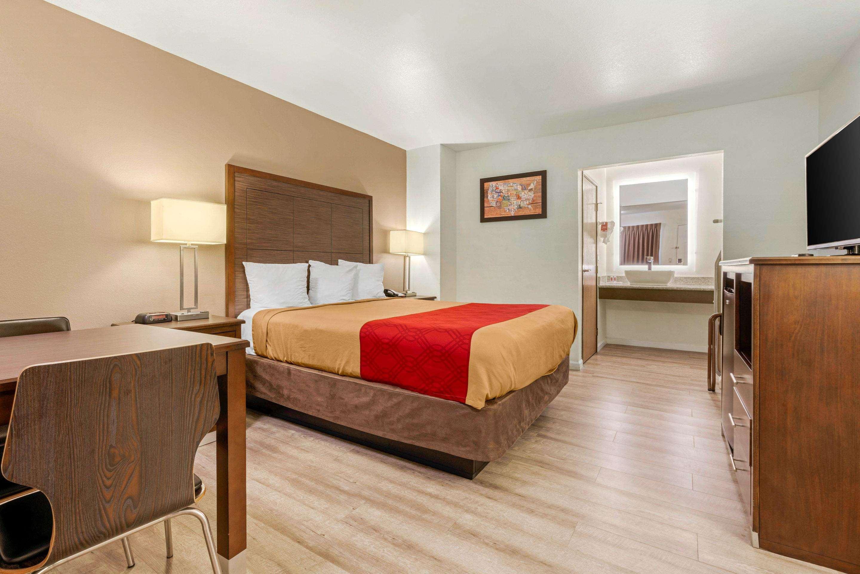 Double Queen Bed Non Smoking