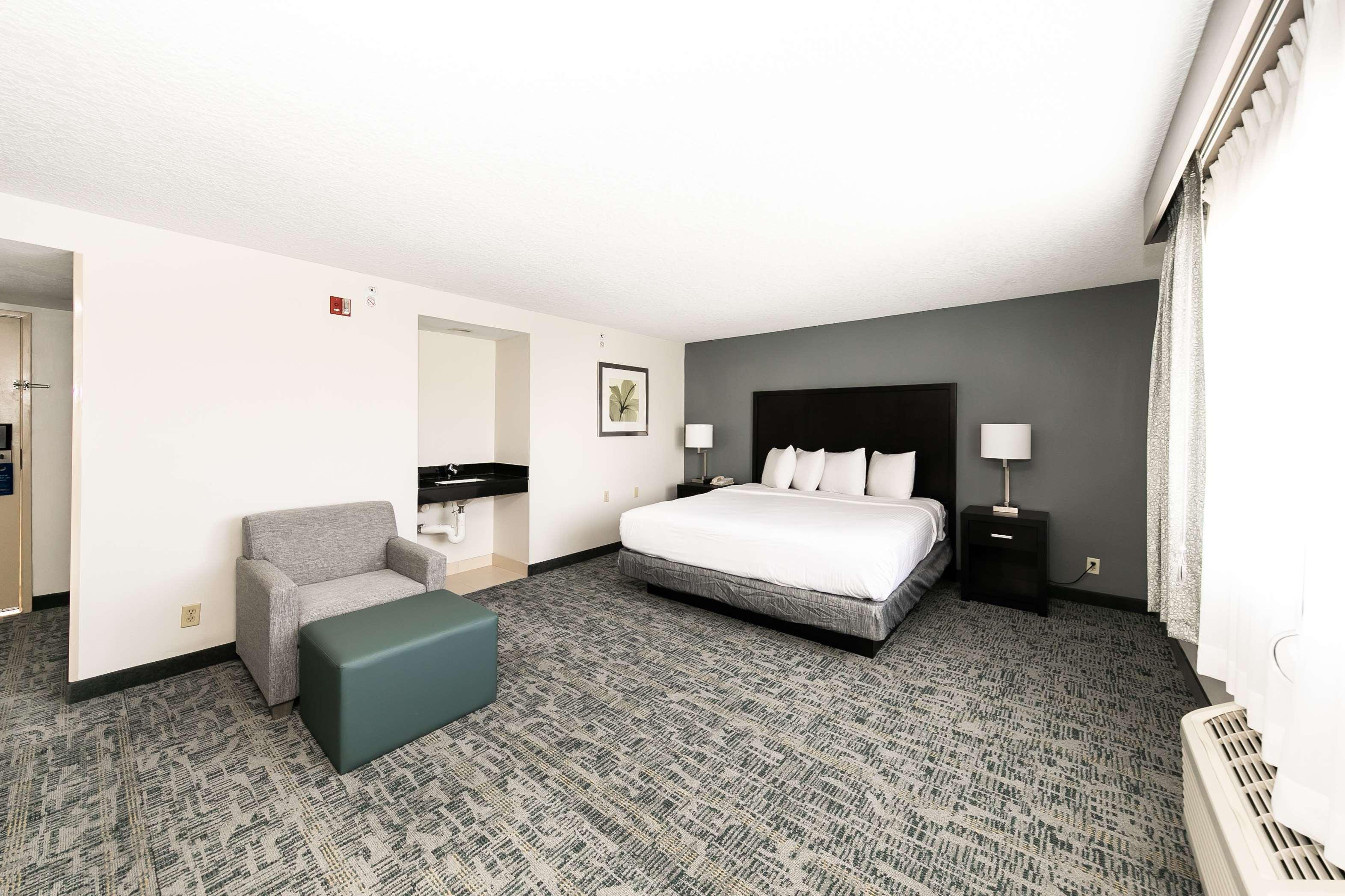 Room Accessible King Size Bed