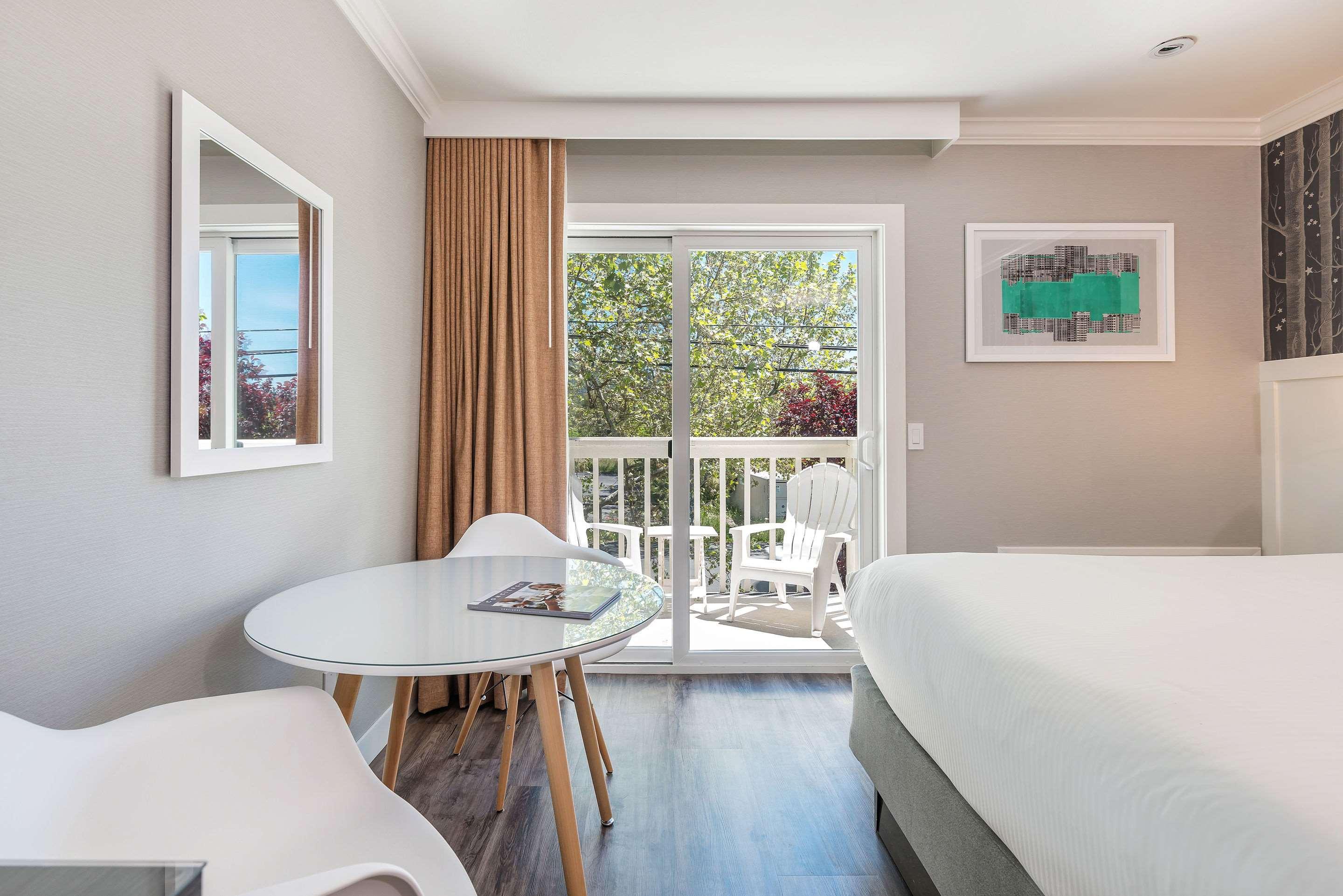 Double Two Queen Beds