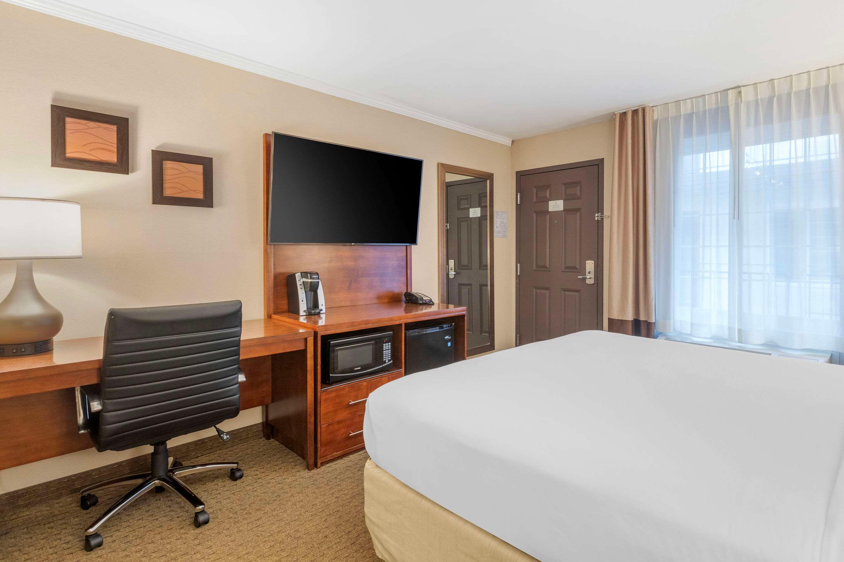 Double King Bed Non Smoking