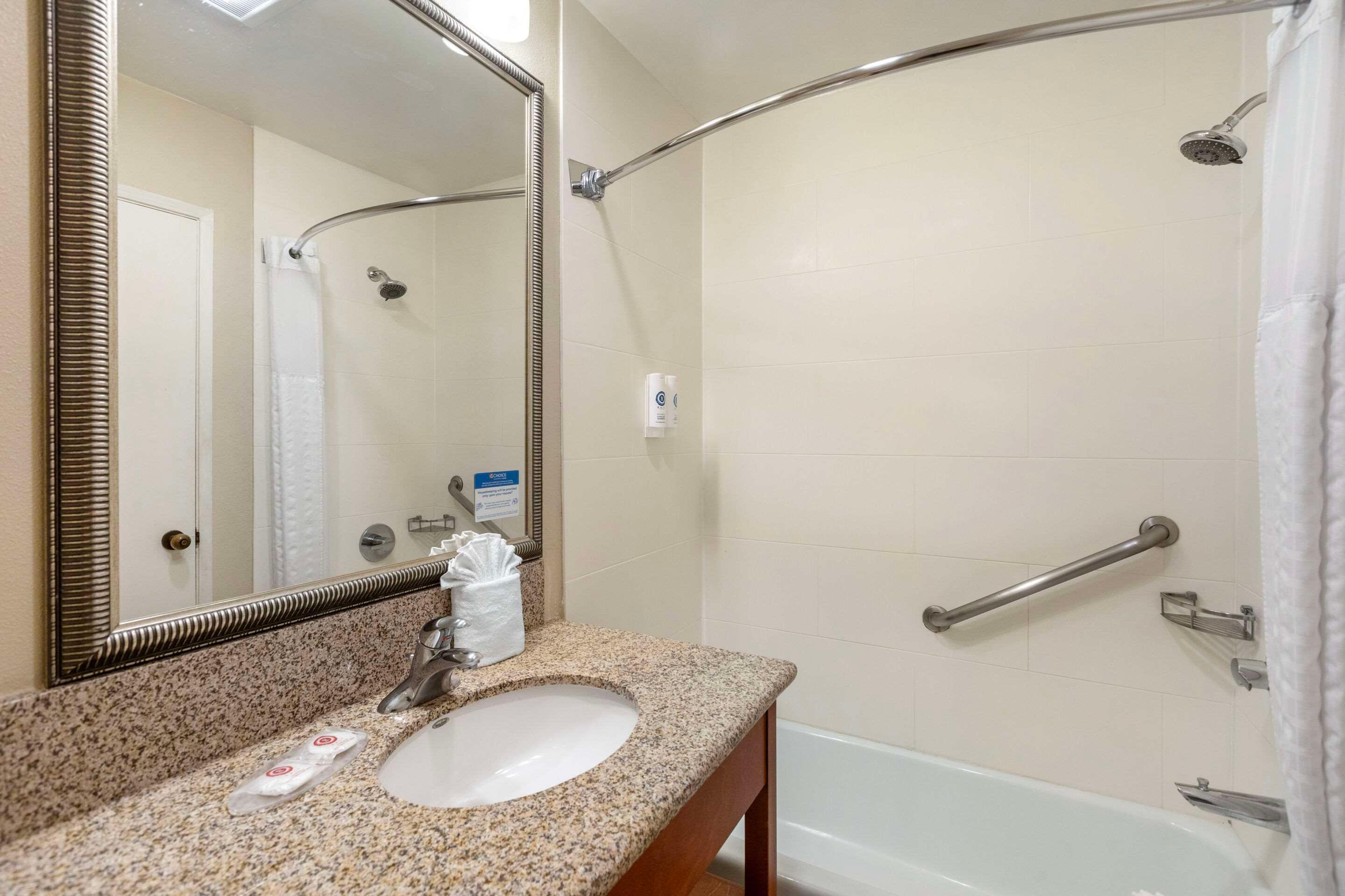 Double King Bed Non Smoking