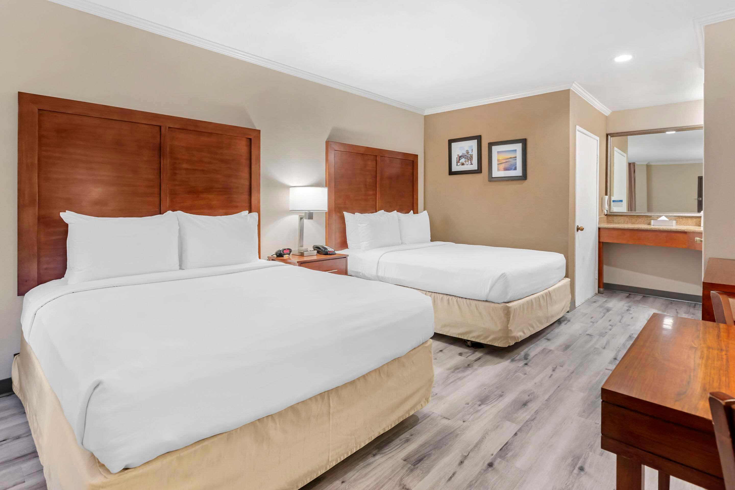 Twin Two Queen Beds Non Smoking