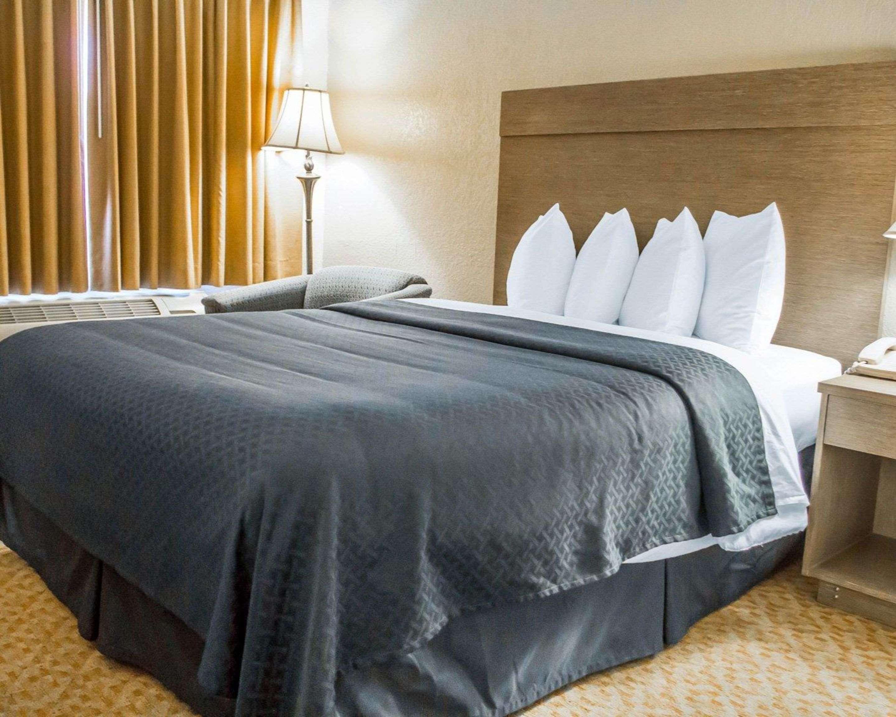 Double Queen Bed Non Smoking