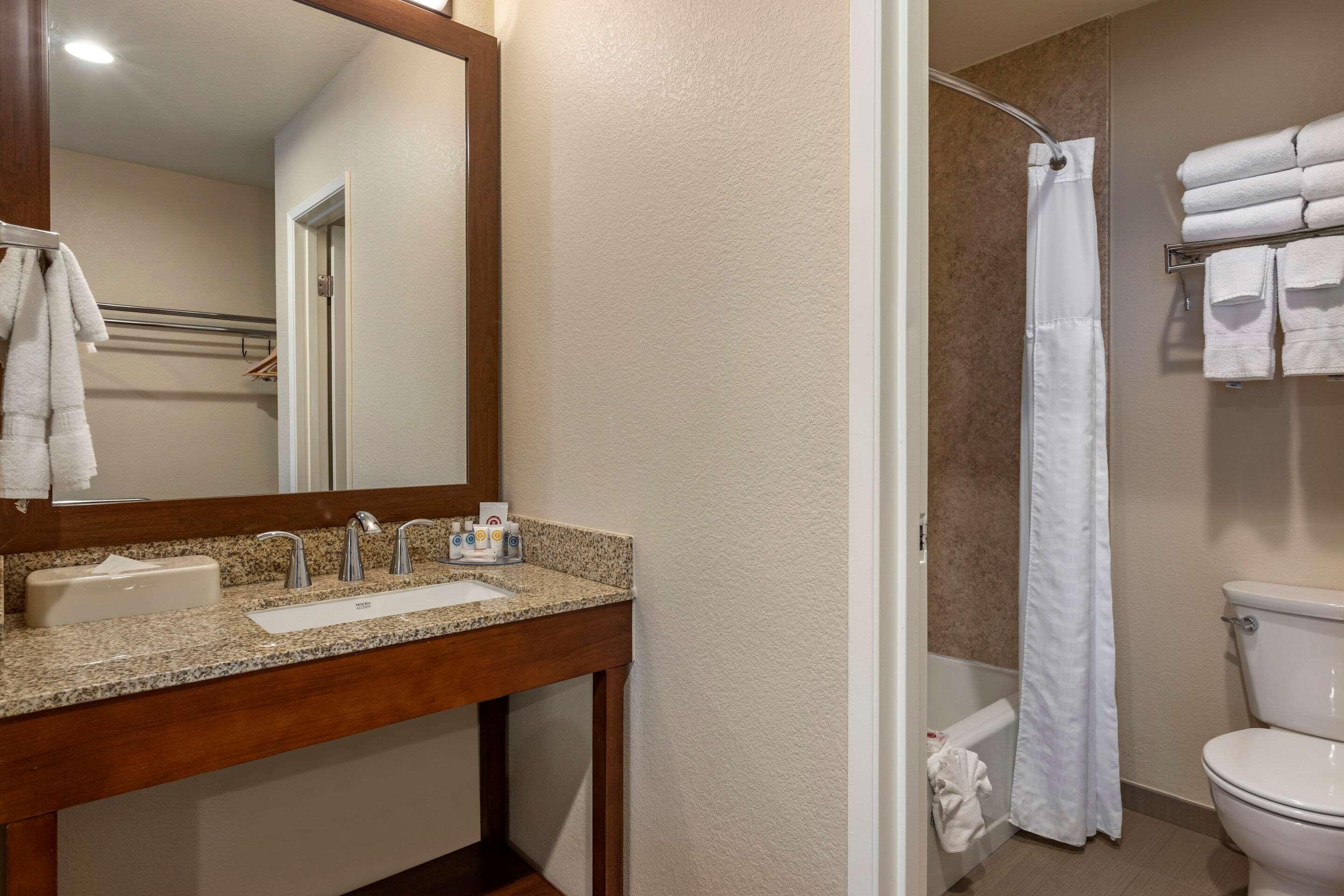 Suite Two Queen Beds