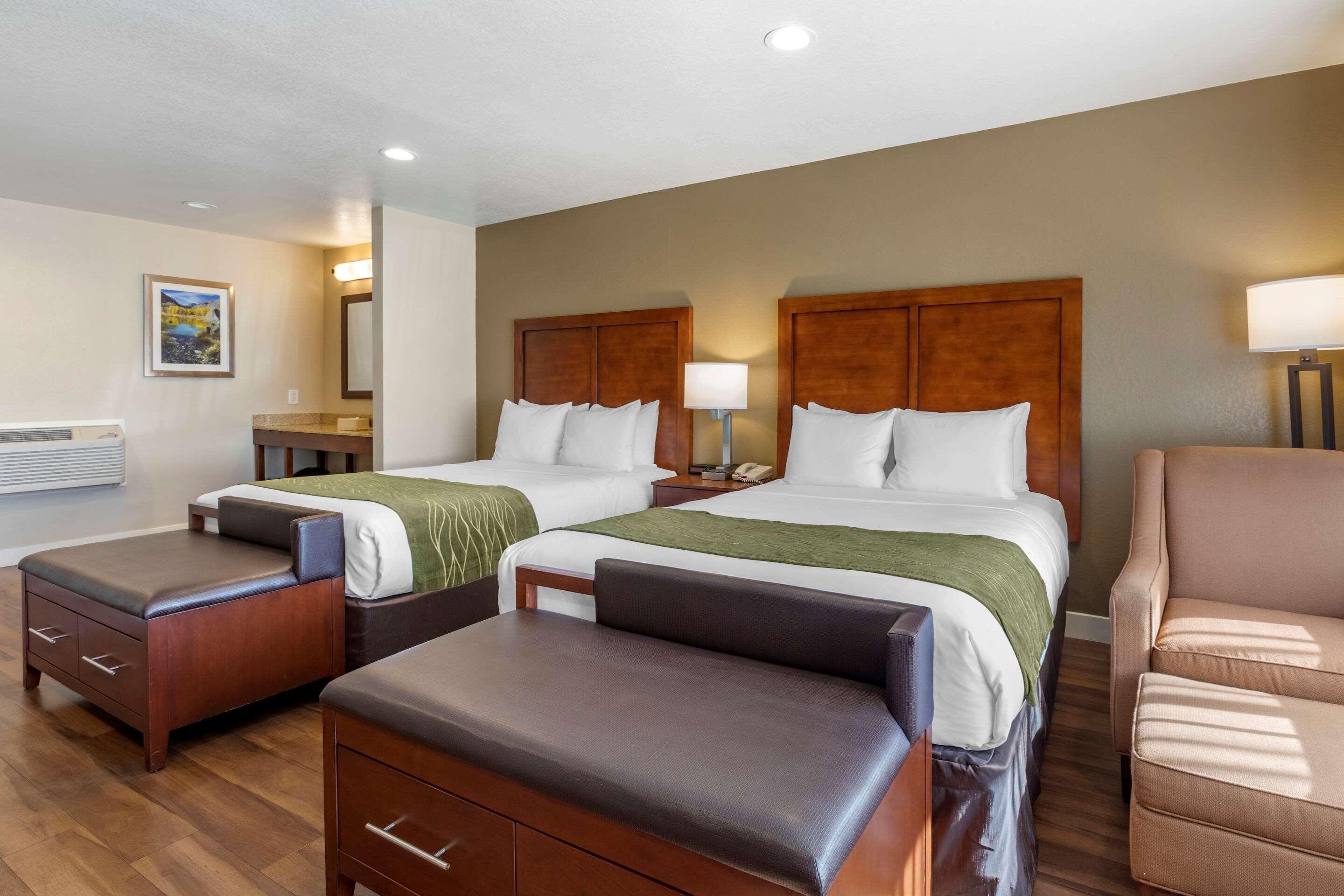 Double Two Queen Beds Non Smoking