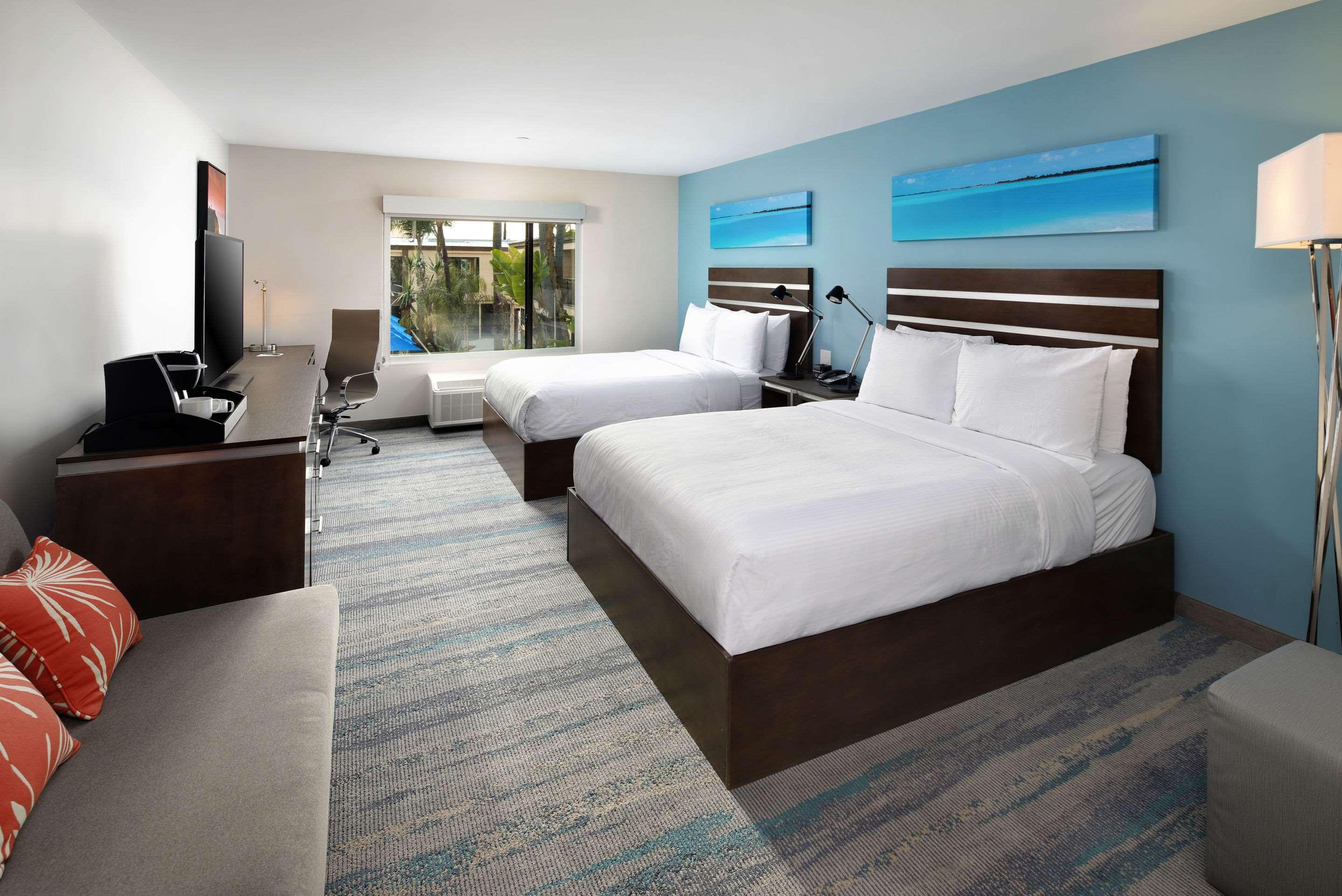 Double Two Queen Beds Non Smoking